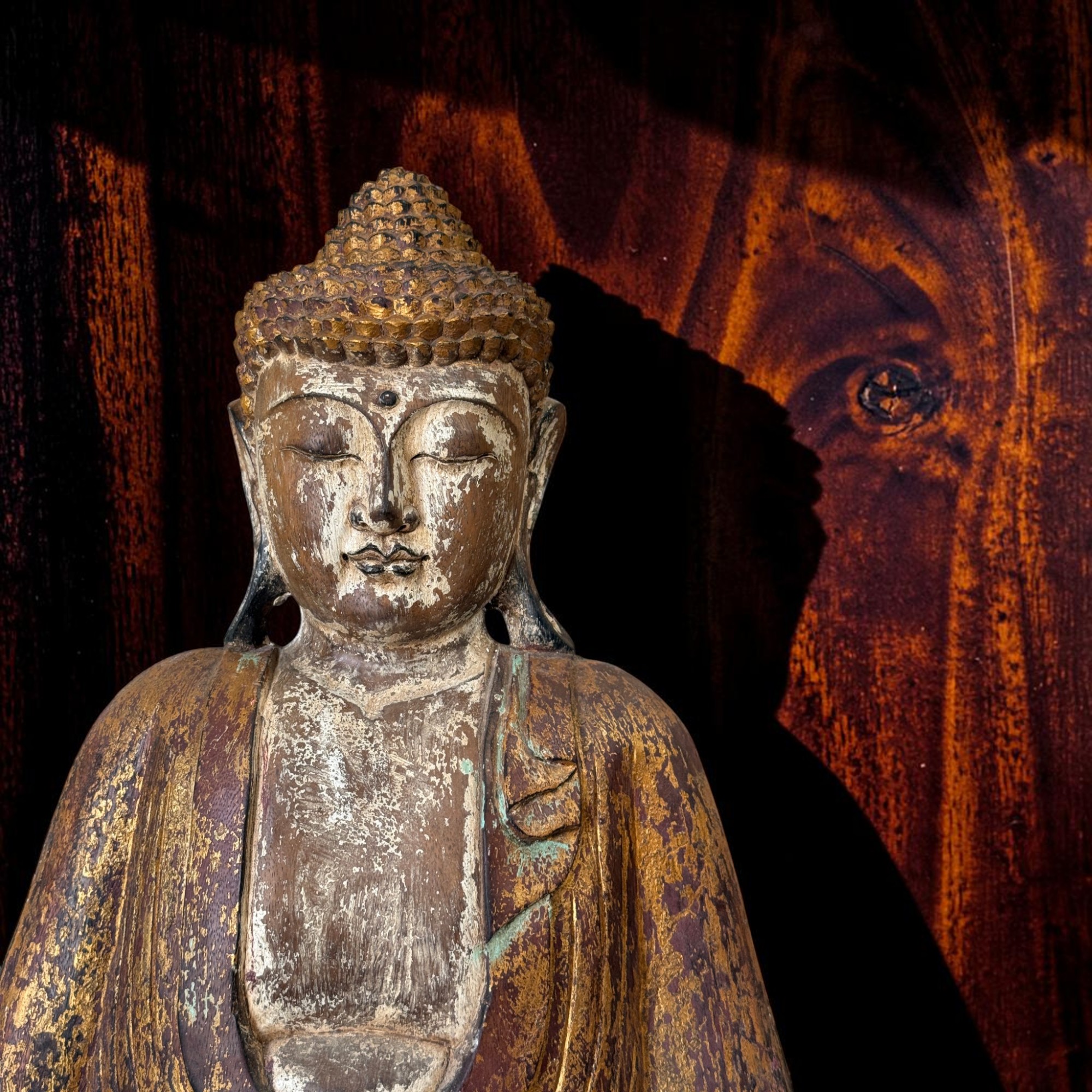 Massiver Suarholz Buddha Meditierend – Handarbeit & Vintage-Look (65 cm)