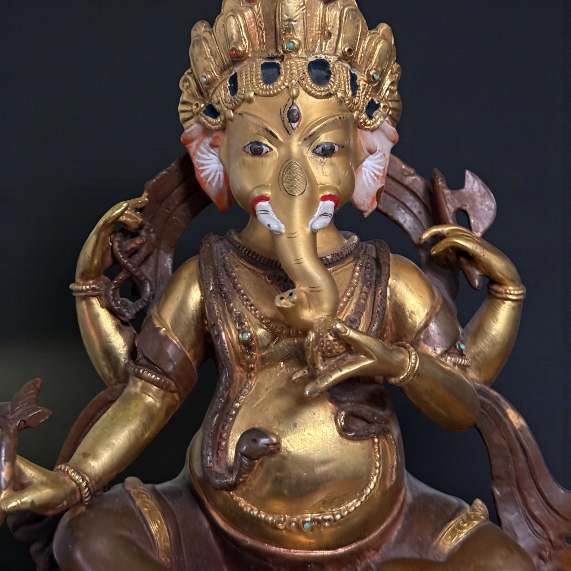 Ganesha Figur aus Bronze mit Teilvergoldung, Nepal