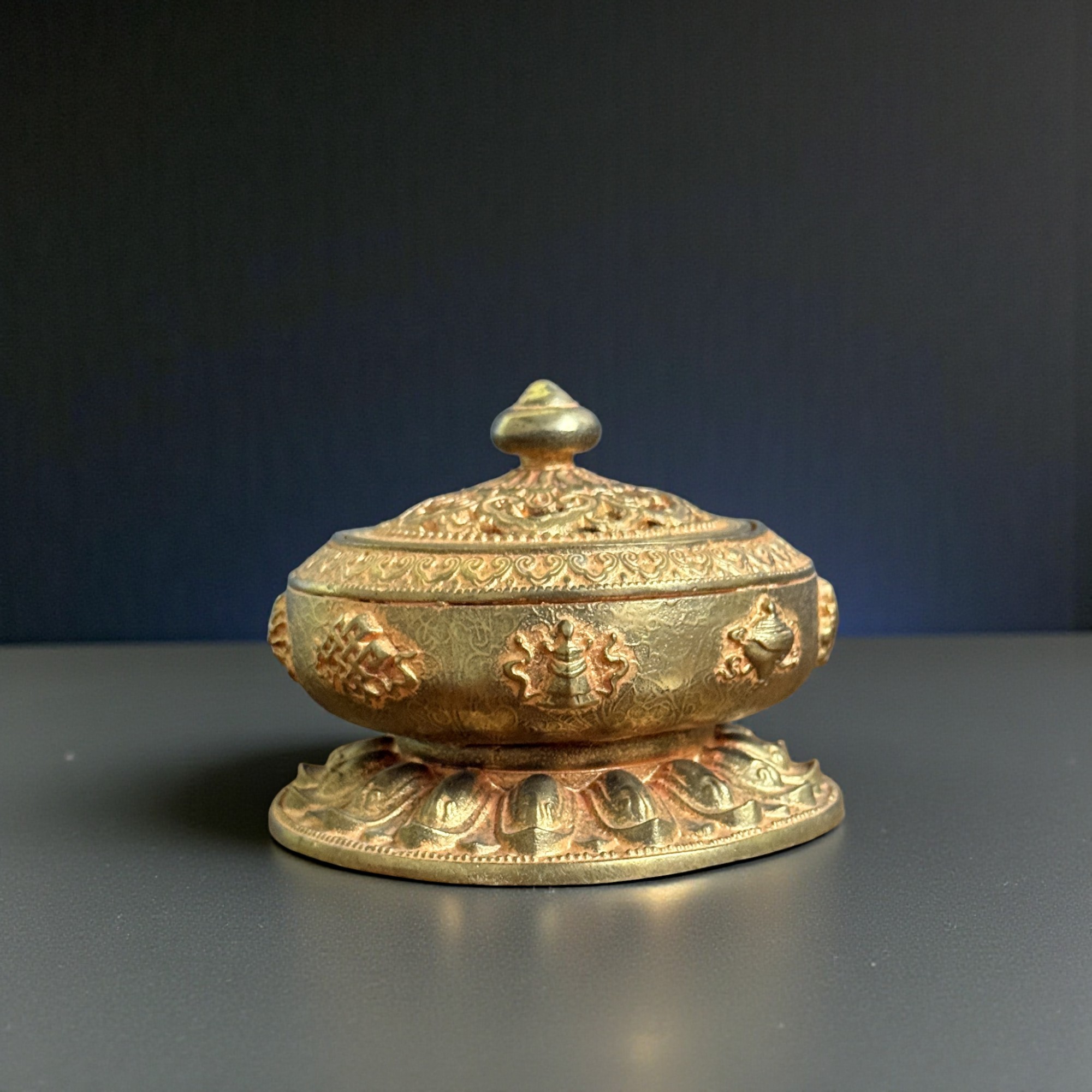 Chinesisches Räuchergefäß aus Bronze mit Glückssymbolen