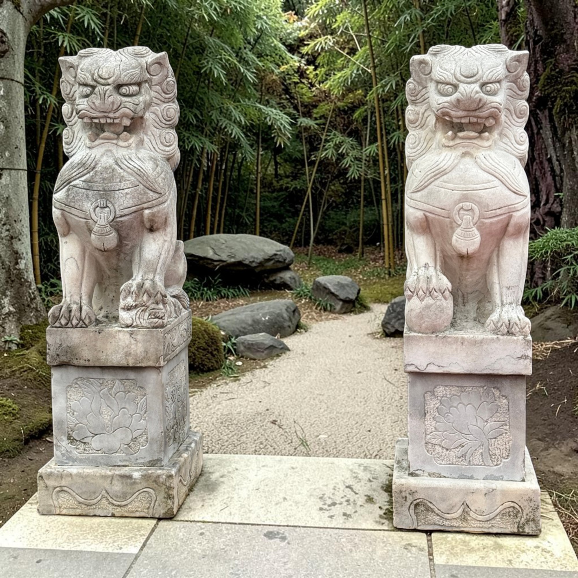 Fu-Hunde 150cm: Paar alte chinesische Wächterlöwen aus Stein für den Asia Garten
