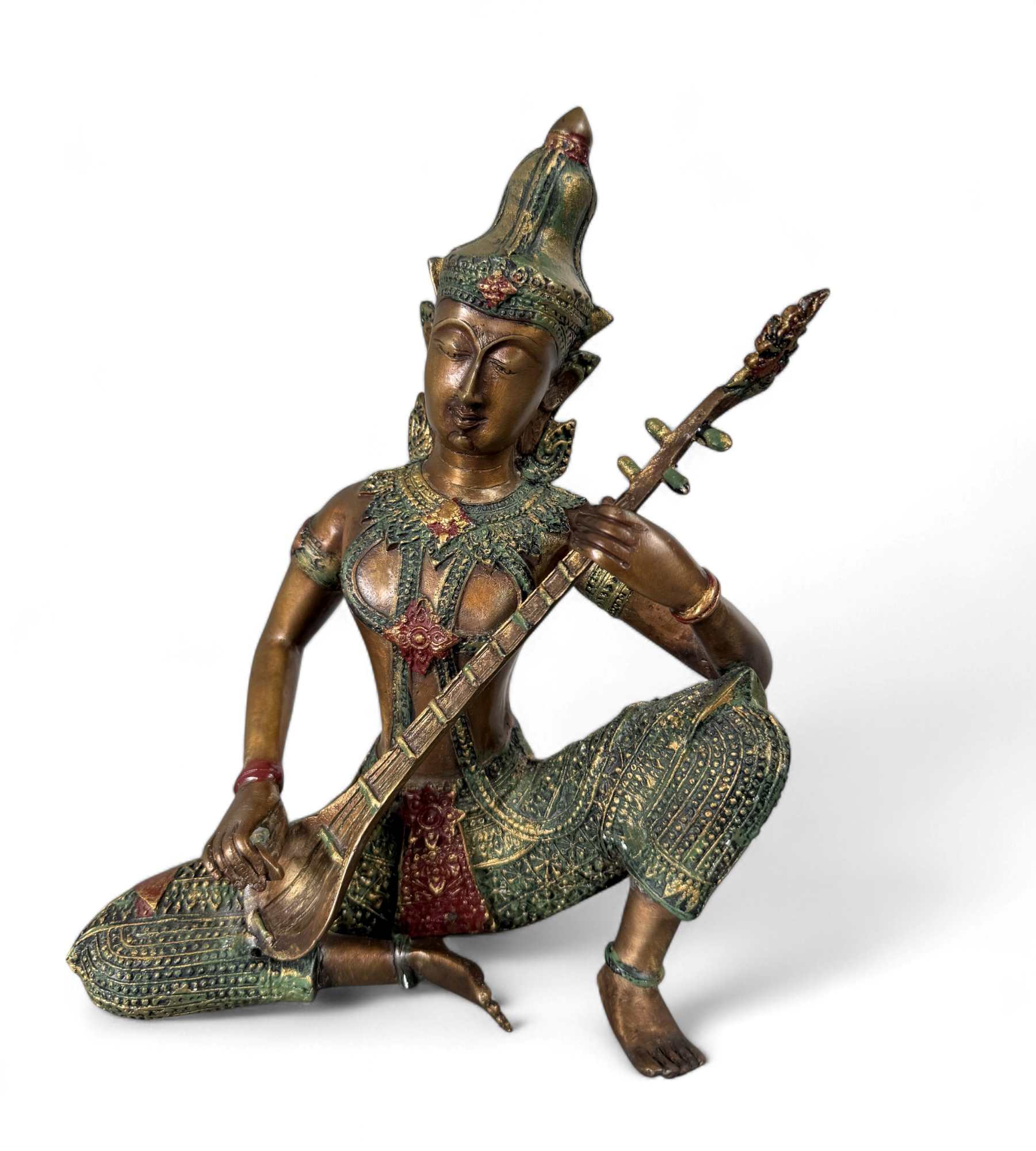 Thailändische Apsara Musikantin aus Bronze mit Saiteninstrument