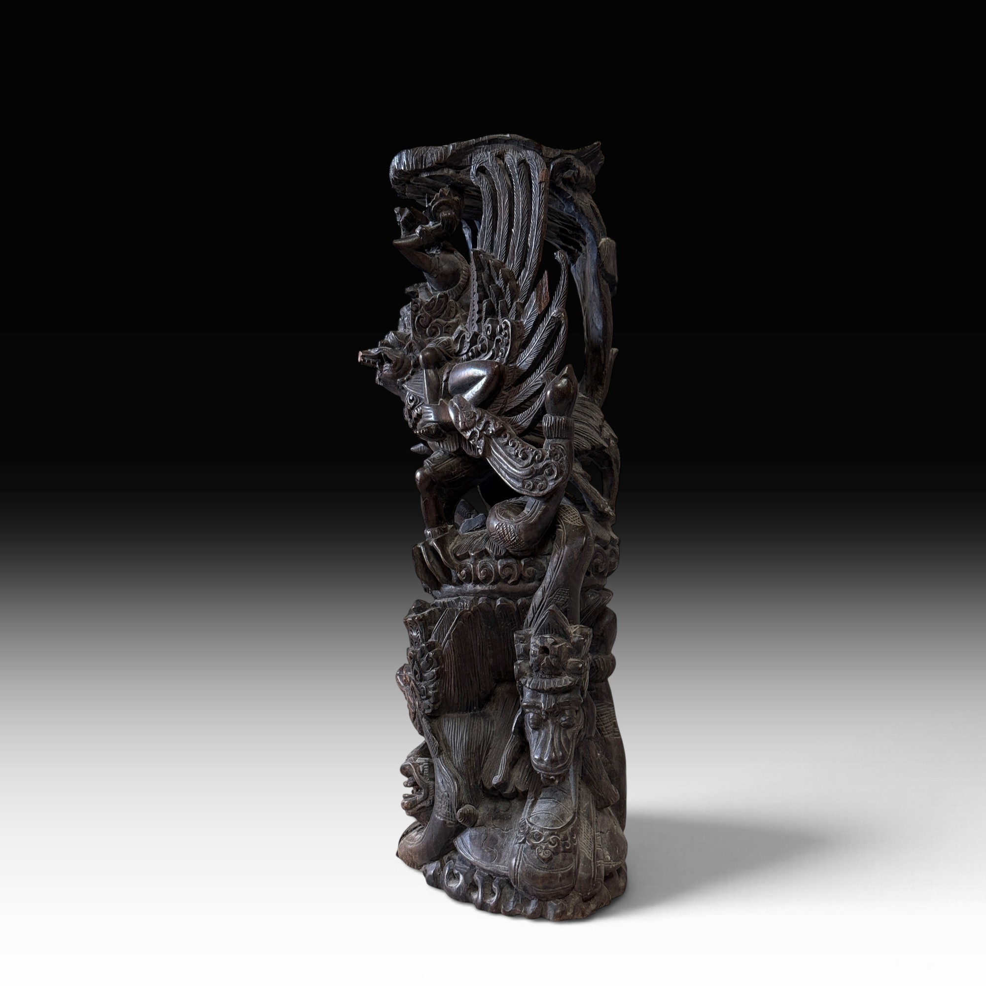 Vishnu auf Garuda Holzskulptur – alte handgeschnitzte Holzfigur, 42,5 cm