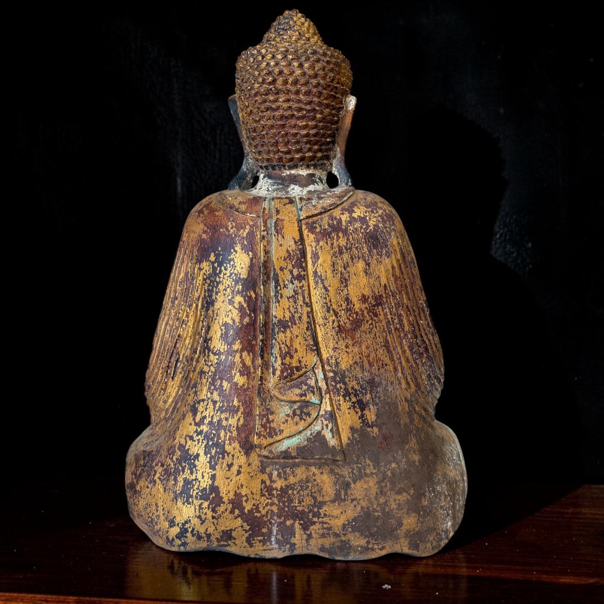 Massiver Suarholz Buddha Meditierend – Handarbeit & Vintage-Look (65 cm)