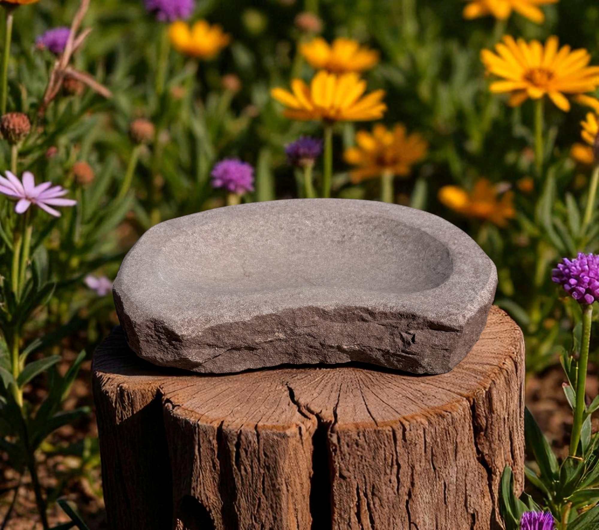 Naturstein Insekten Tränke – Bienen-Bar für den Garten