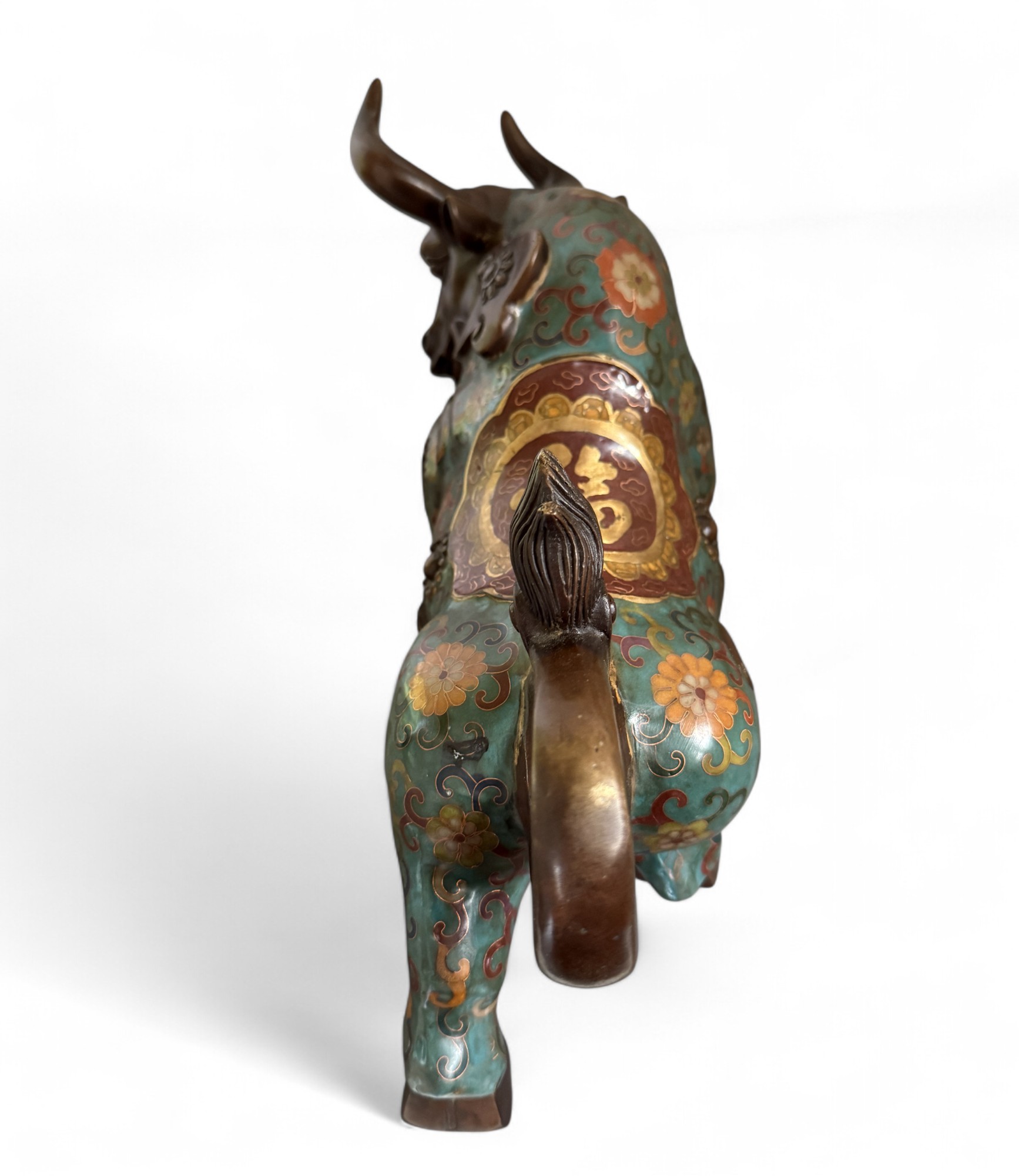 Bronze Büffel Skulptur – Chinesisches Tierkreiszeichen mit Cloisonné