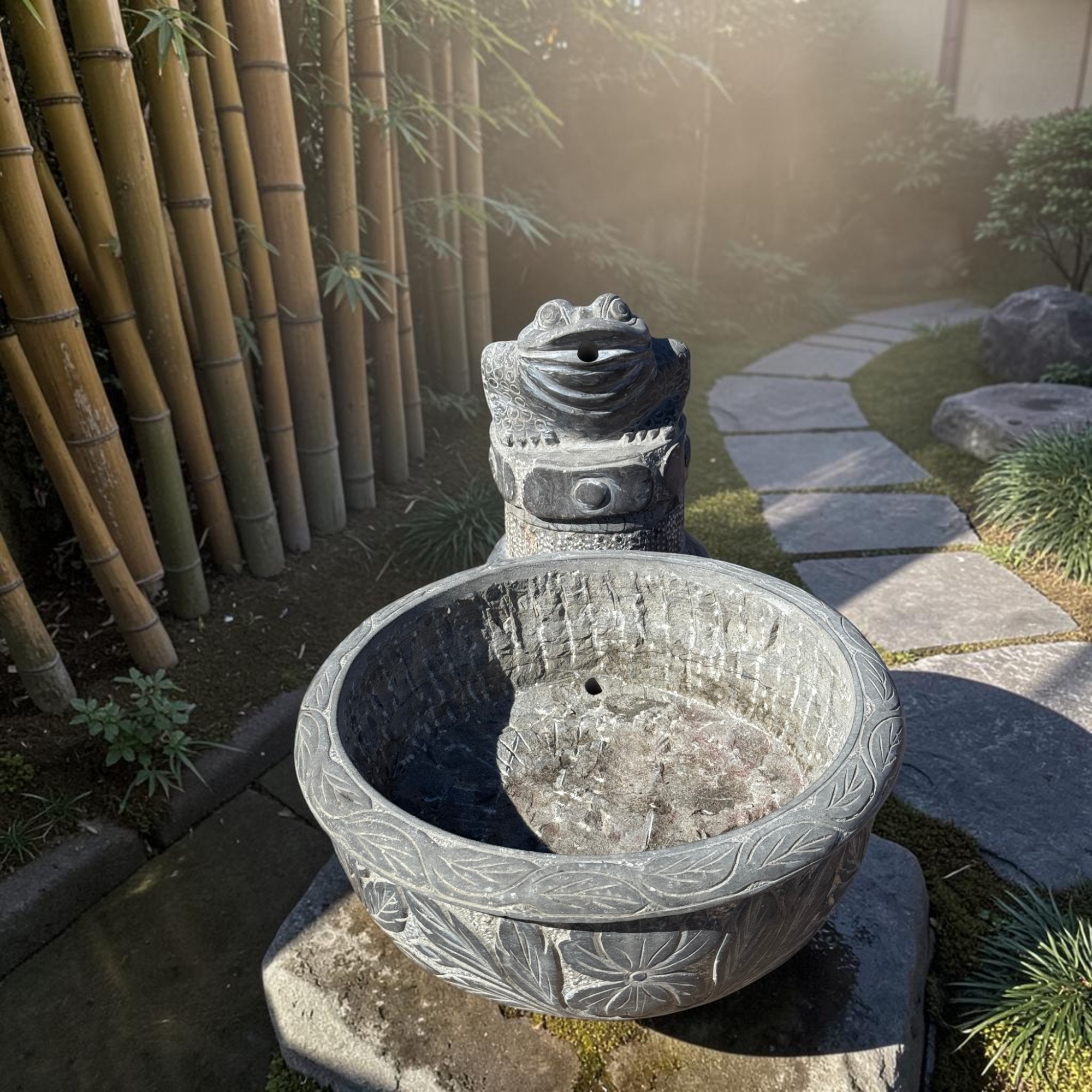 Frosch Brunnen aus Naturstein – Feng Shui Wasserspeier