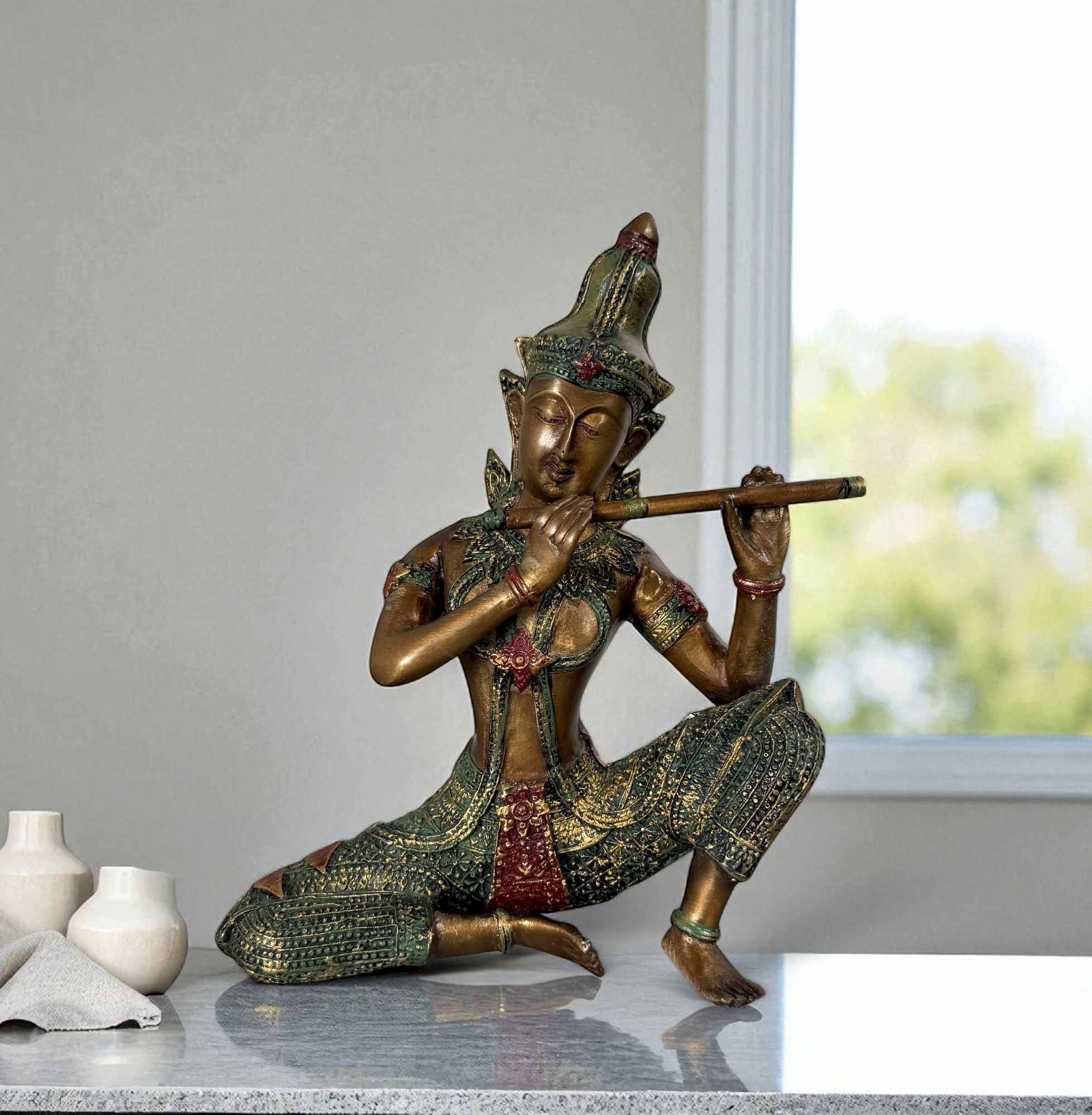 Thailändische Apsara Musikantin aus Bronze mit Flöte