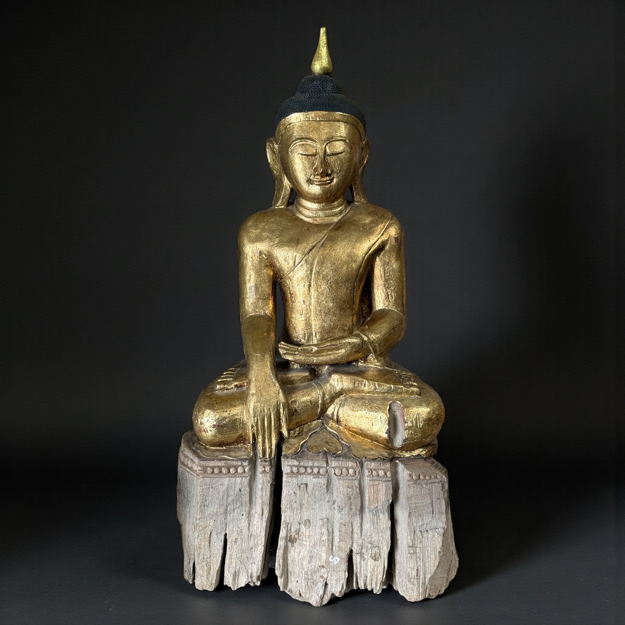 Alte thailändische Buddha Figur Teakholz Blattgold 84cm
