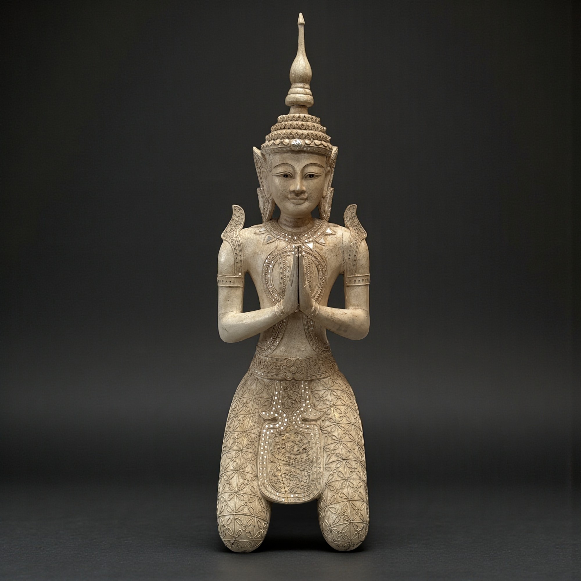 Thailändischer Tempelwächter aus Holz – Handgeschnitzte Statue, 117 cm