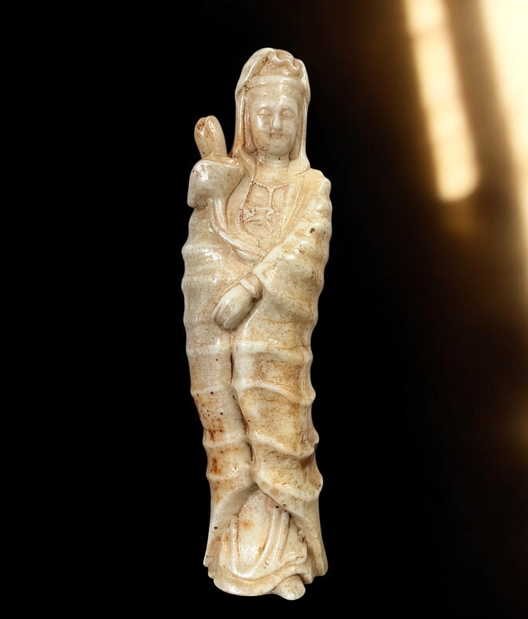 Kwanyin Buddha Figur Hetian Jade China 20cm groß Kwanyin Buddha Figur Hetian Jade China 20cm groß