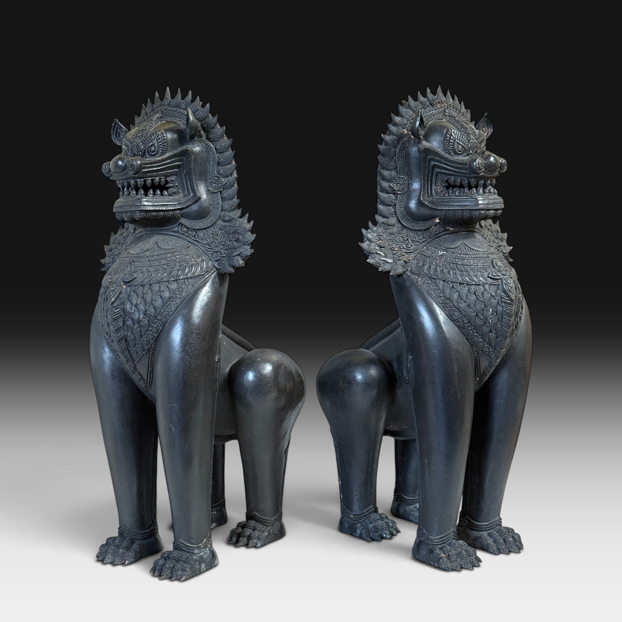 Singha Löwen Paar Bronze – Tempelwächter aus Thailand, ca. 50–70 Jahre, 62 cm