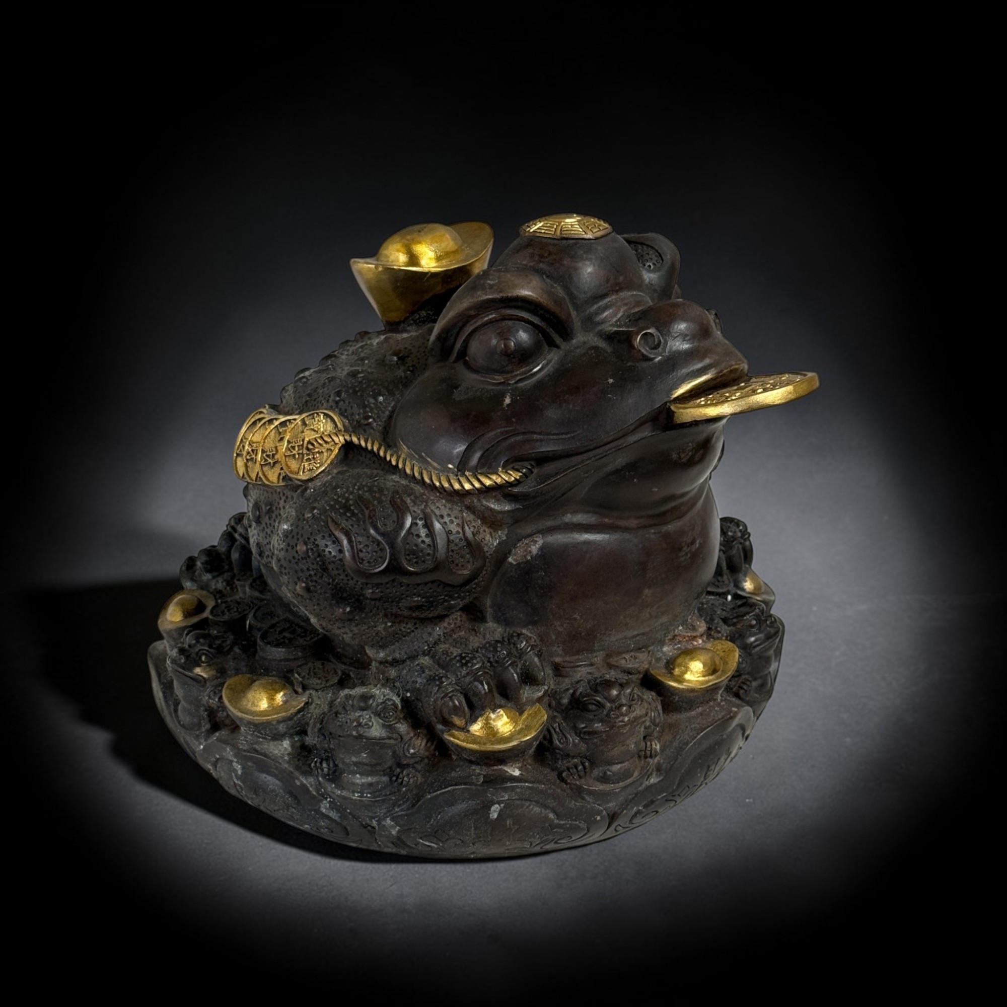 Geldfrosch Bronze – Dreibeinige Geldkröte aus China als Reichtumssymbol