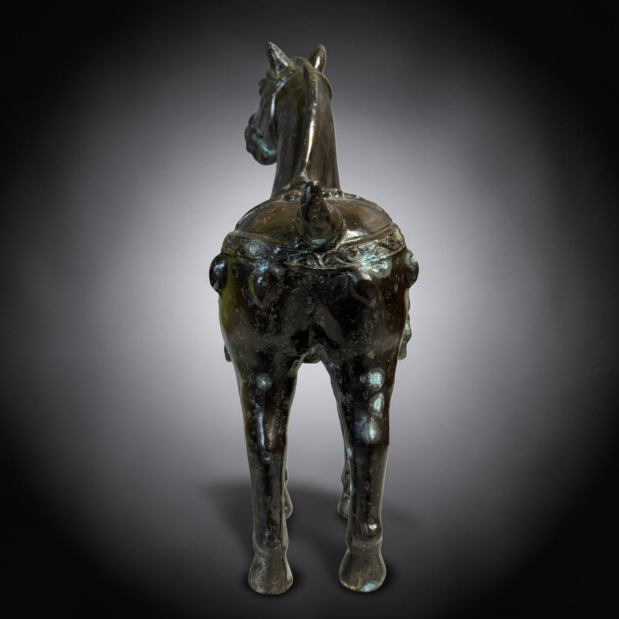 Altes China Bronze Pferd Skulptur mit Schriftzeichen 48cm