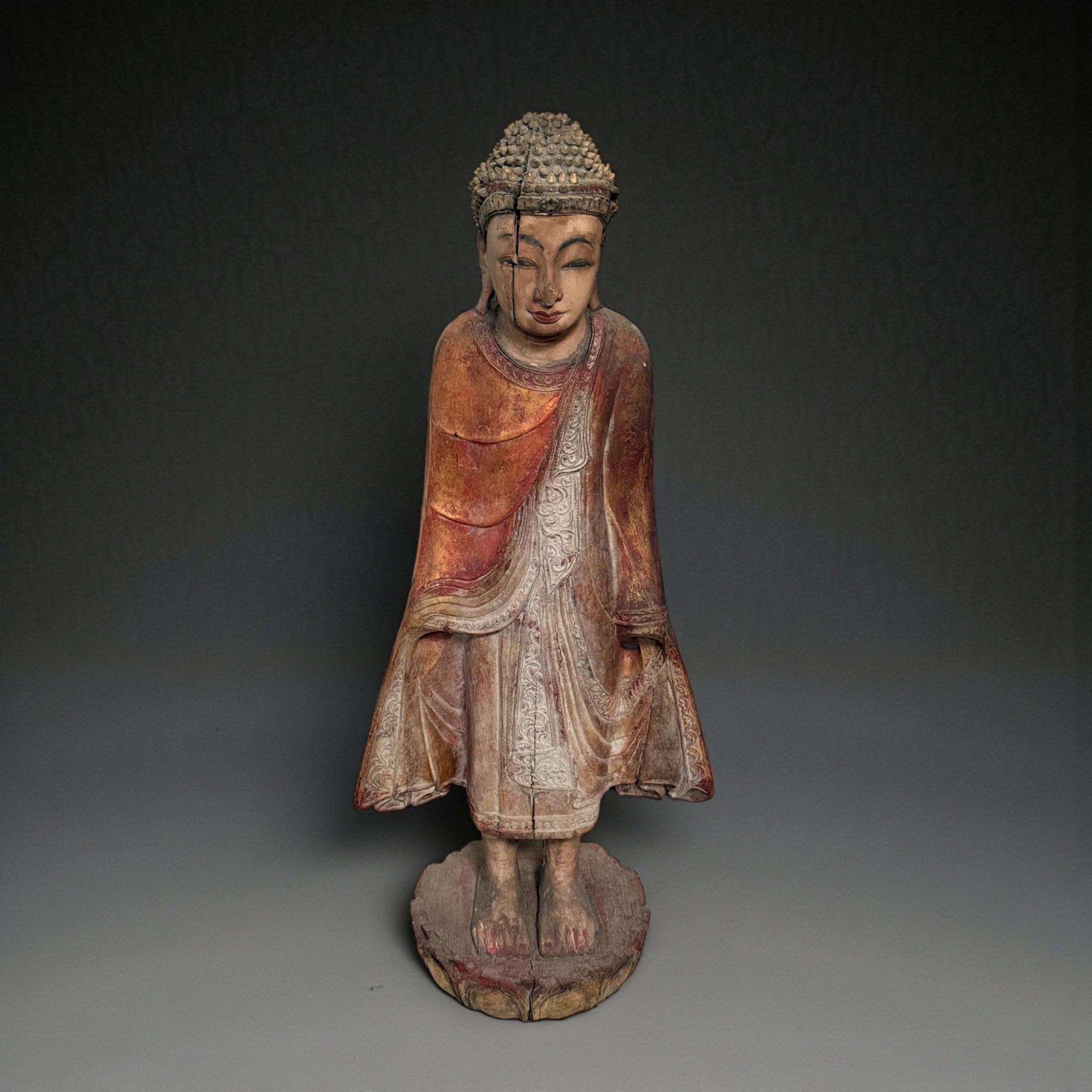 Stehender Buddha aus Burma – Teakholz Skulptur ca. 100 Jahre