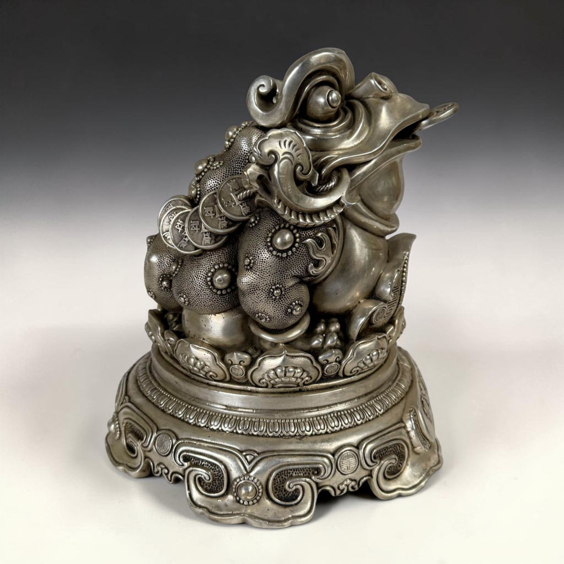 Reichtumsfrosch aus Bronze