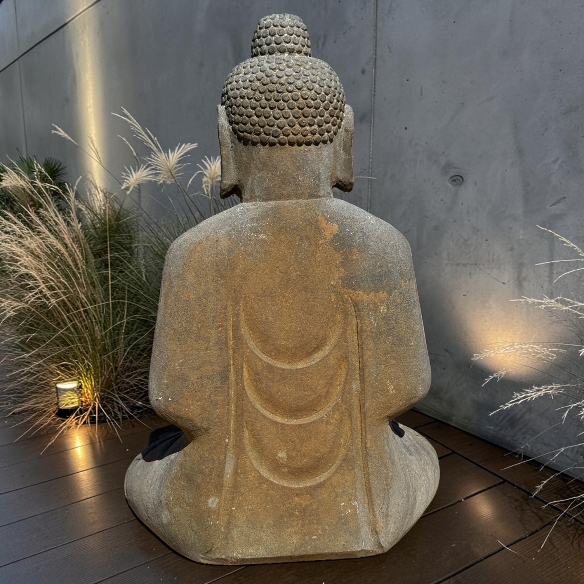 Gartenbuddha Amitabha 61cm Naturstein - Frostfest Garten Figur Stein - alt