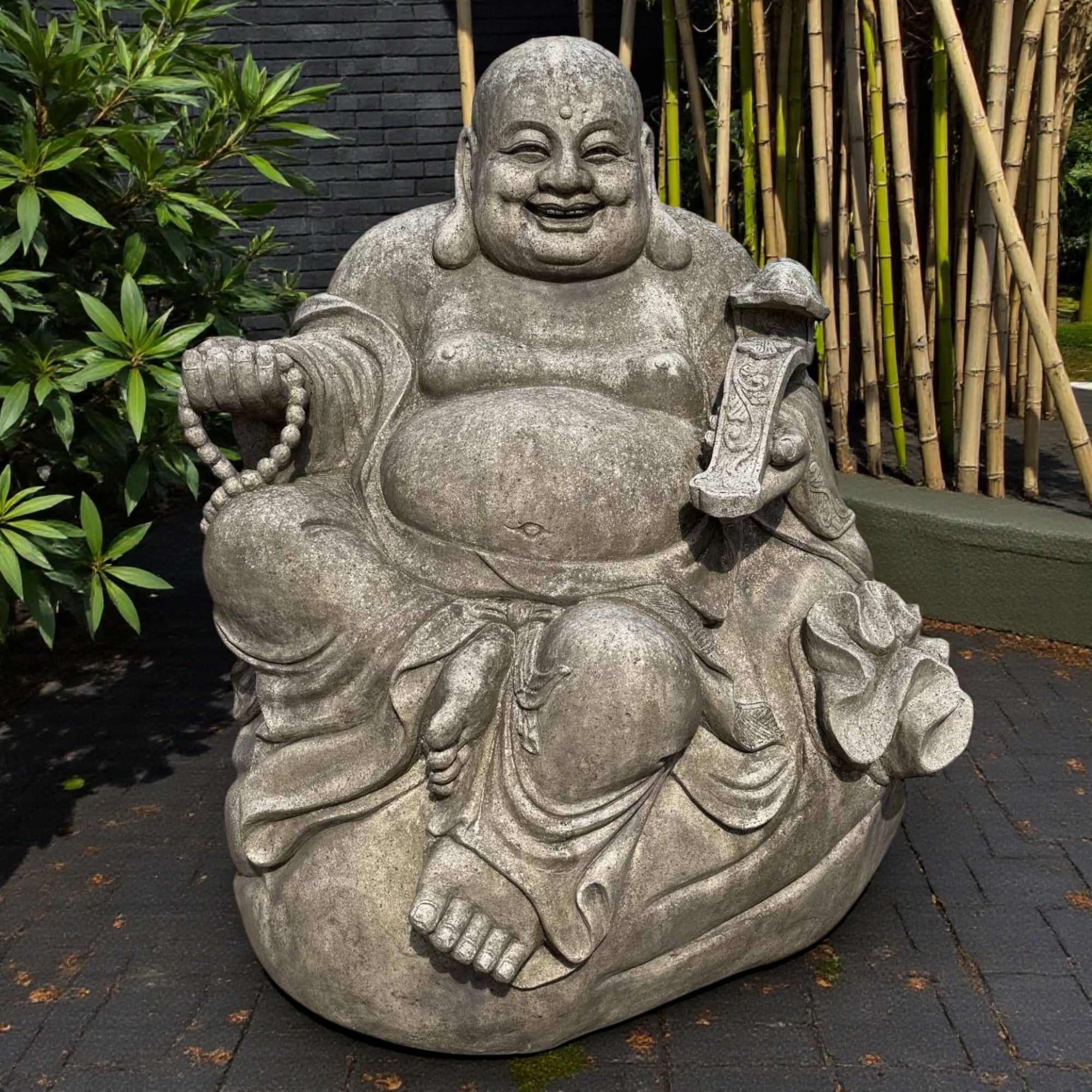Großer Budai 150 cm aus Granit – Lachender Buddha aus China