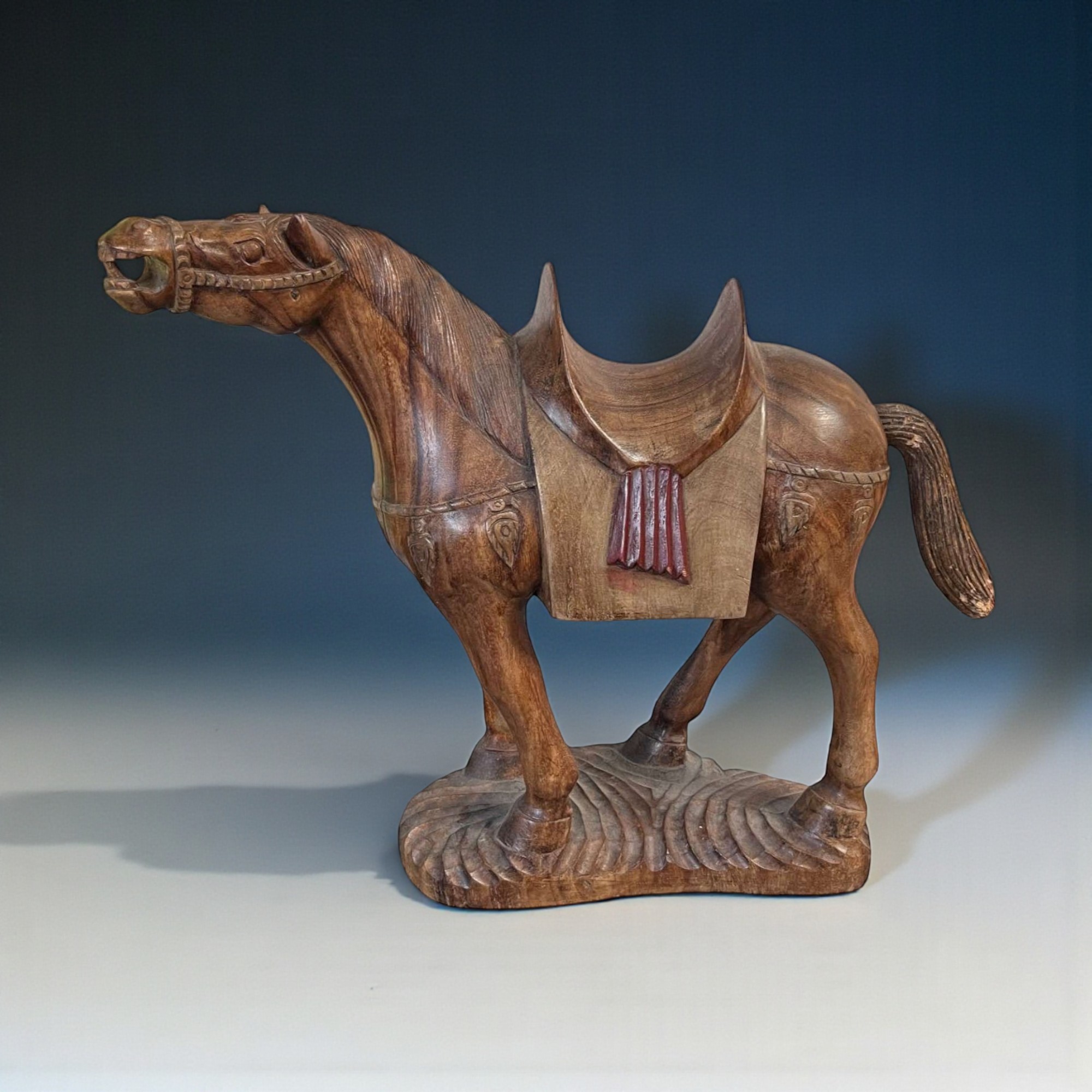 Chinesisches Tang Pferd Holz Skulptur 56 cm groß - Unikat