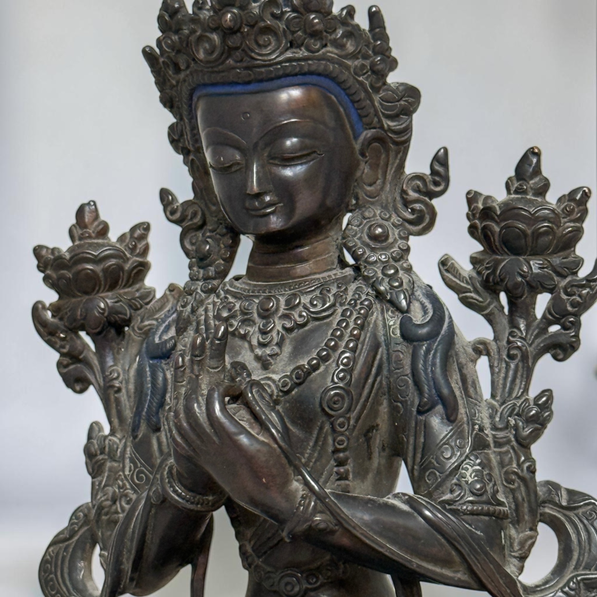 2-armige Prajnaparamita Figur alte Bronze Skulptur Nepal Statue Weisheit