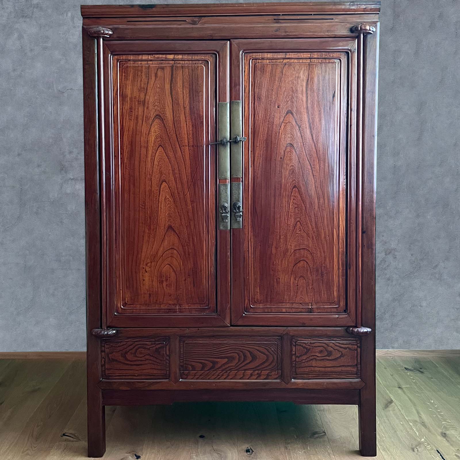 Asia Möbel - alter China Schrank - restauriert