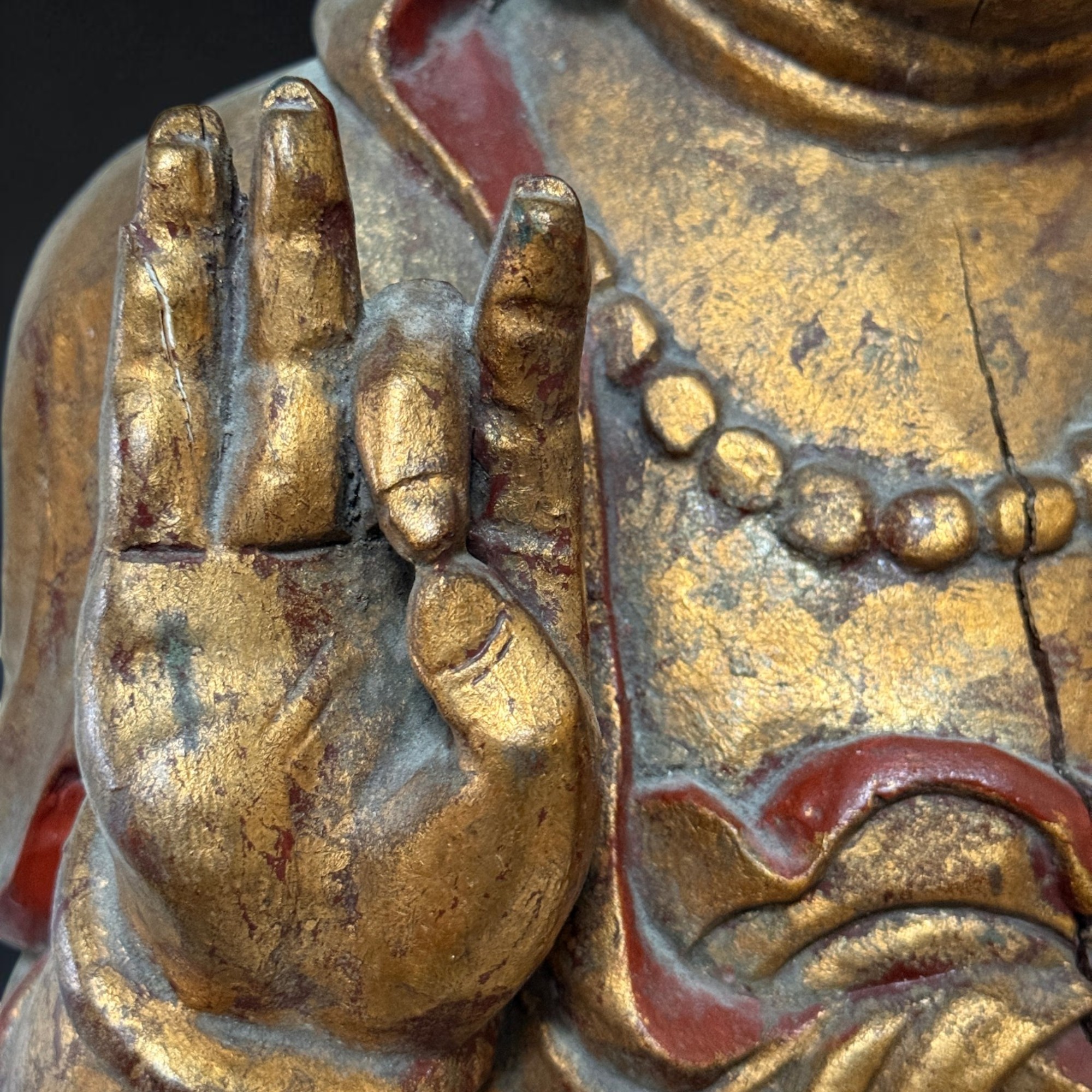Guanyin Bodhisattva Holzskulptur, China wohl 19. Jh., polychrom vergoldet, 98 cm