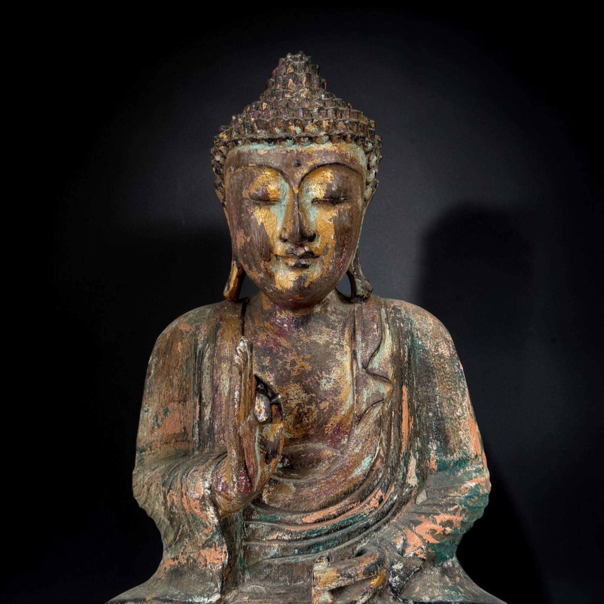 Sitzender Holz Buddha aus Indonesien – Lehrende Geste (Vitarka Mudra) – 52 cm
