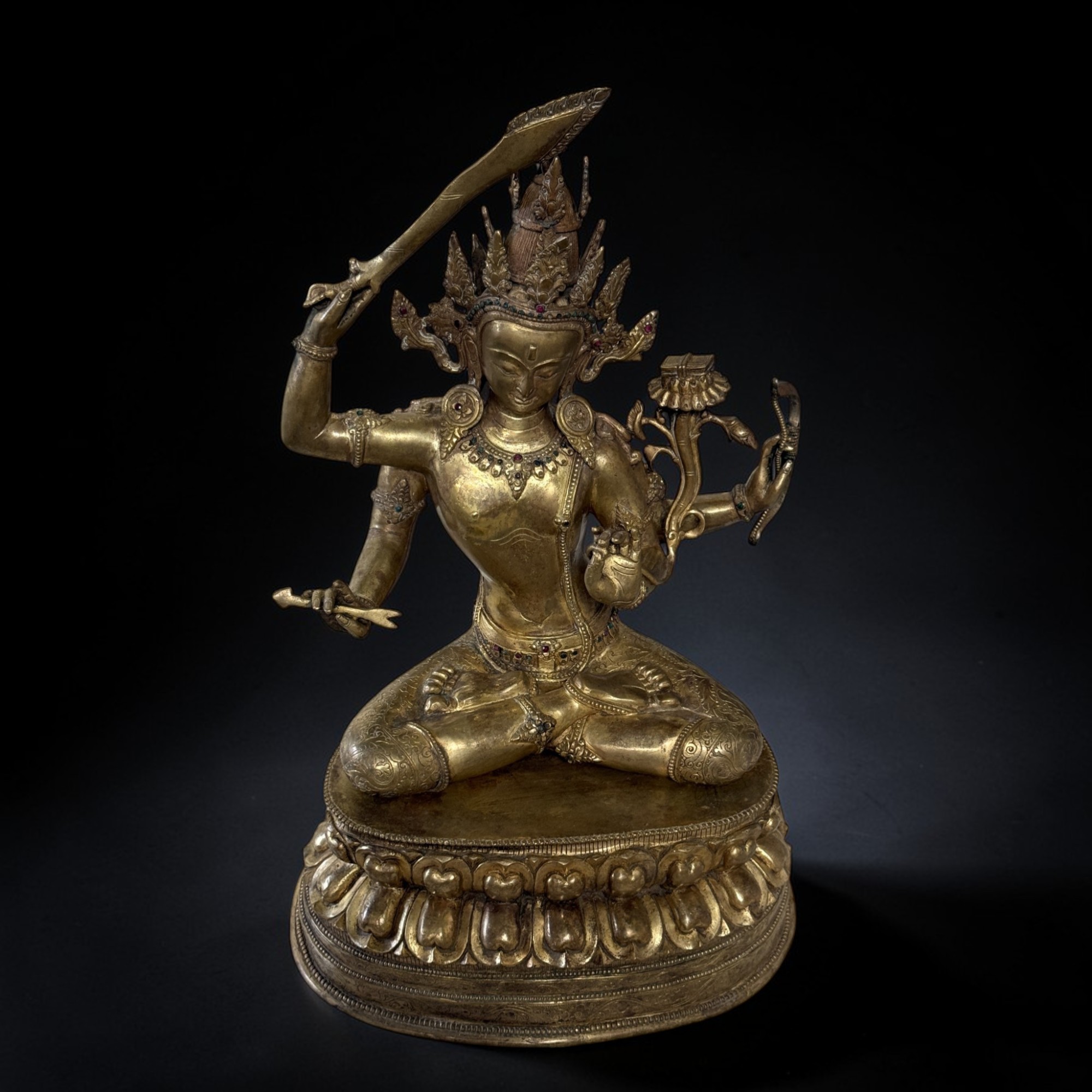 Vergoldete Manjsuhri Statue Bodhisattva mit Rubin & Türkis