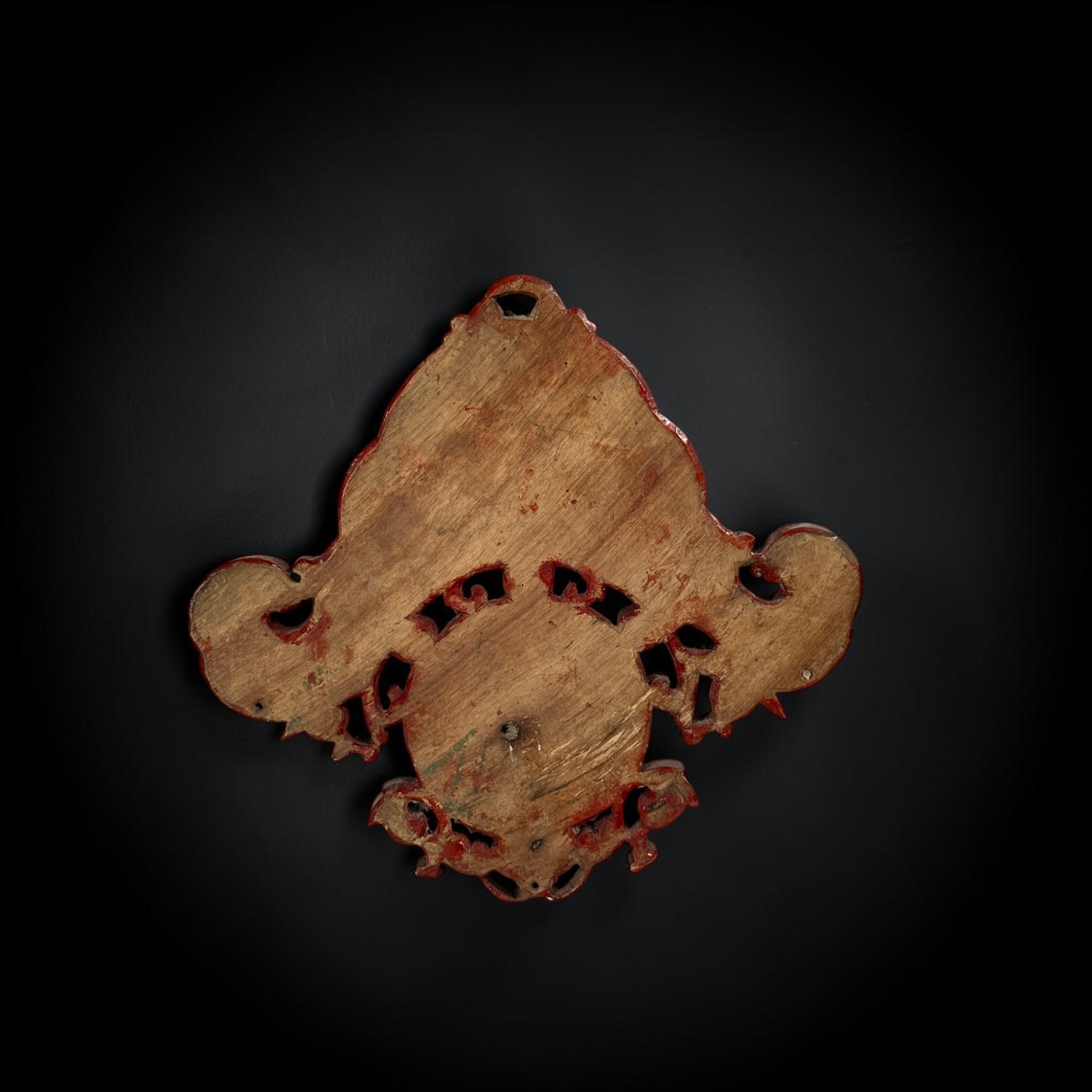 Chinesisches Holzrelief teilvergoldet – Altes Wandpaneel Bagua & Yin-Yang 24 cm