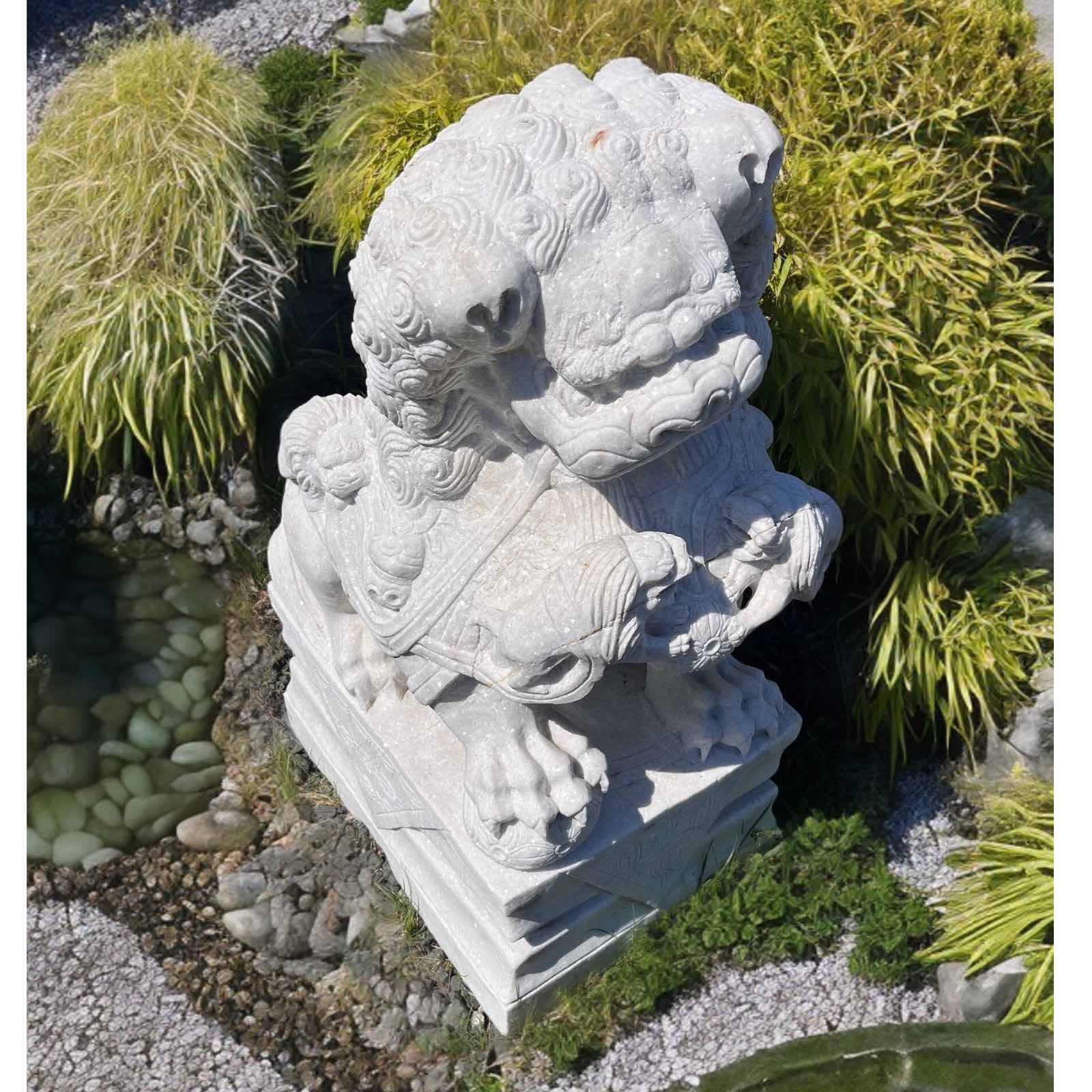 Chinesischer Wächterlöwe Tempellöwe Marmor Skulptur China 110cm