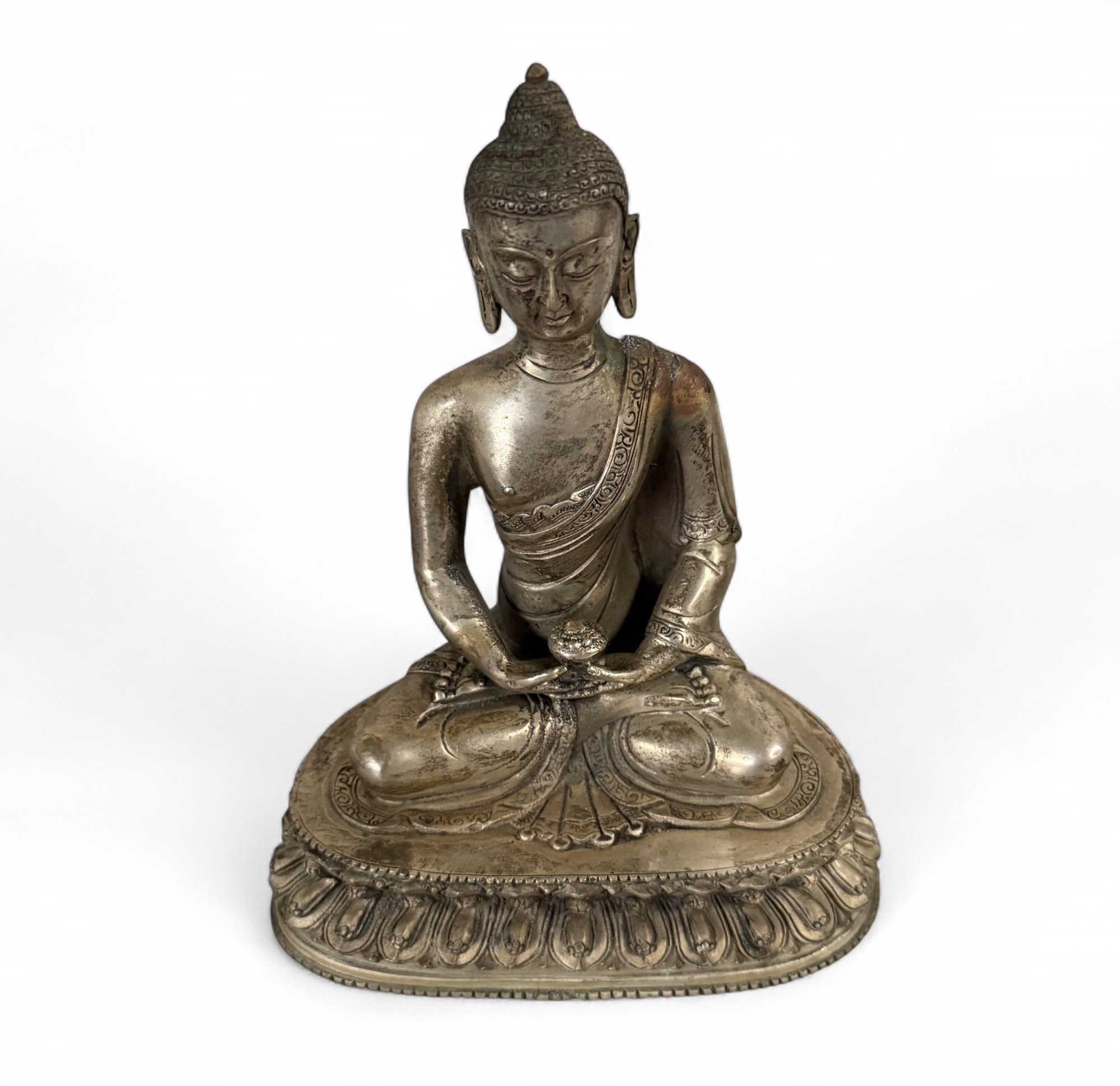 Bronze Buddha in Meditationshaltung – Symbol für Ruhe & innere Balance