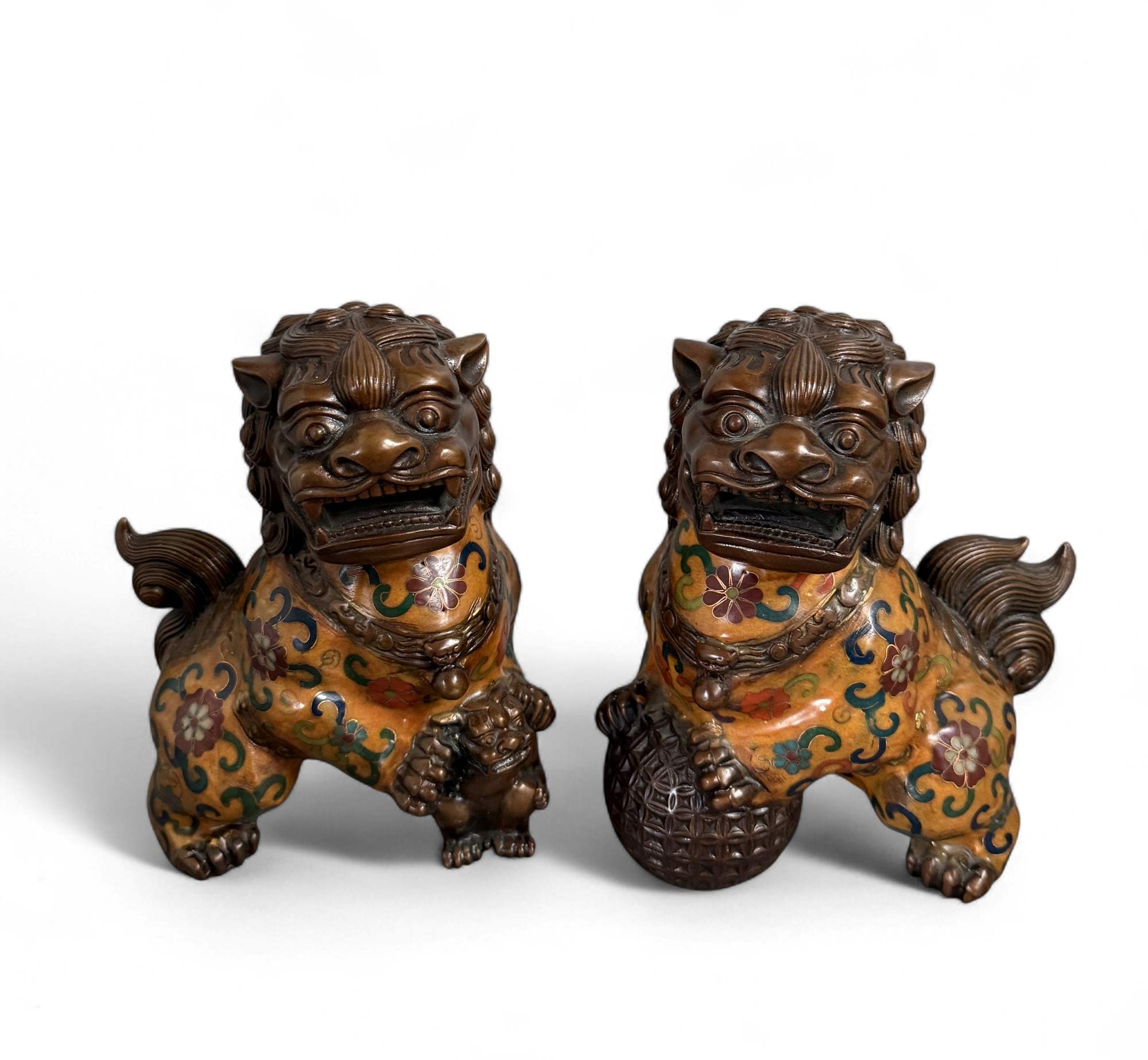 Chinesische Wächterlöwen Bronze Skulpturen Cloisonne Figuren