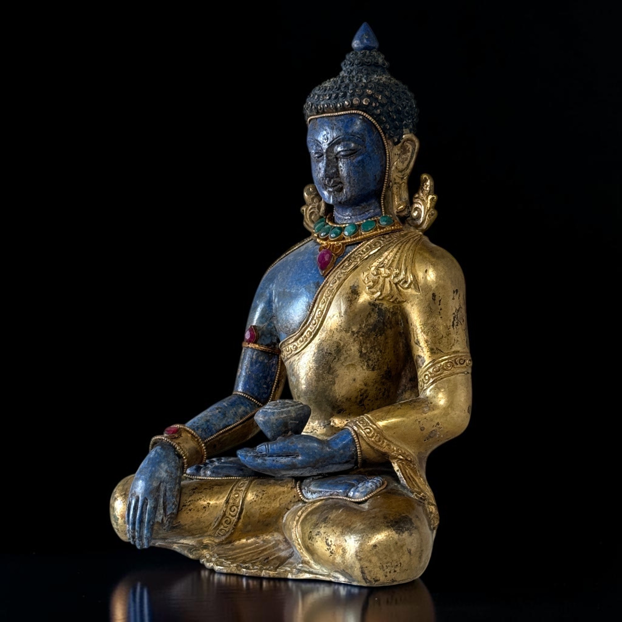 Siddharta Gautama Buddha Figur Bronze feuervergoldet Lapis Lazuli Nepal