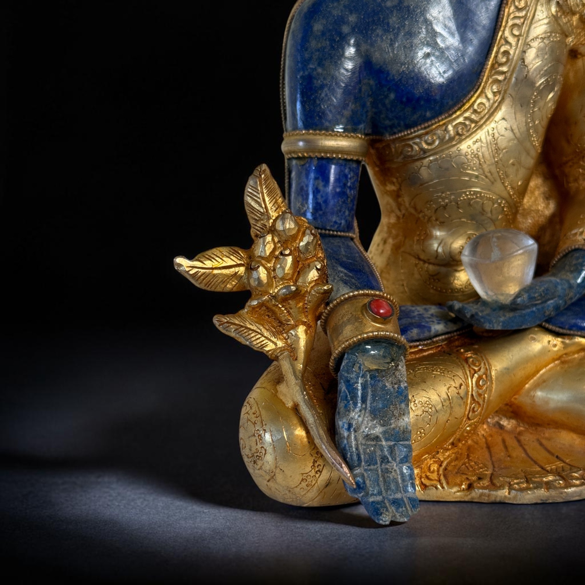 Medizin Buddha Figur Bronze Feuervergoldet mit Lapislazuli – 22cm