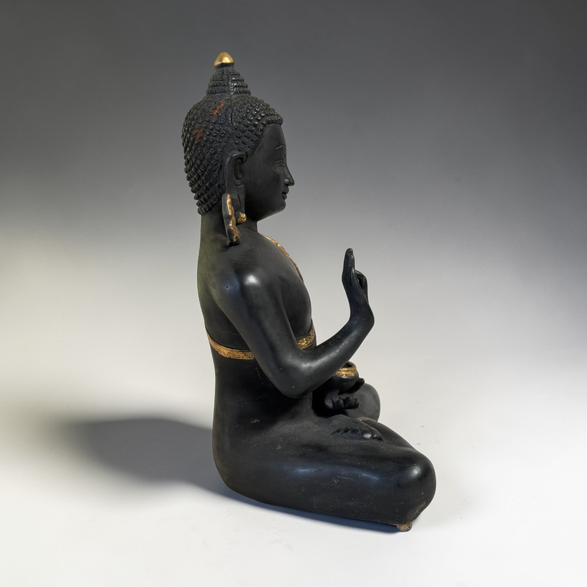 Buddha Bronze Figur mit lehrender Geste 33cm