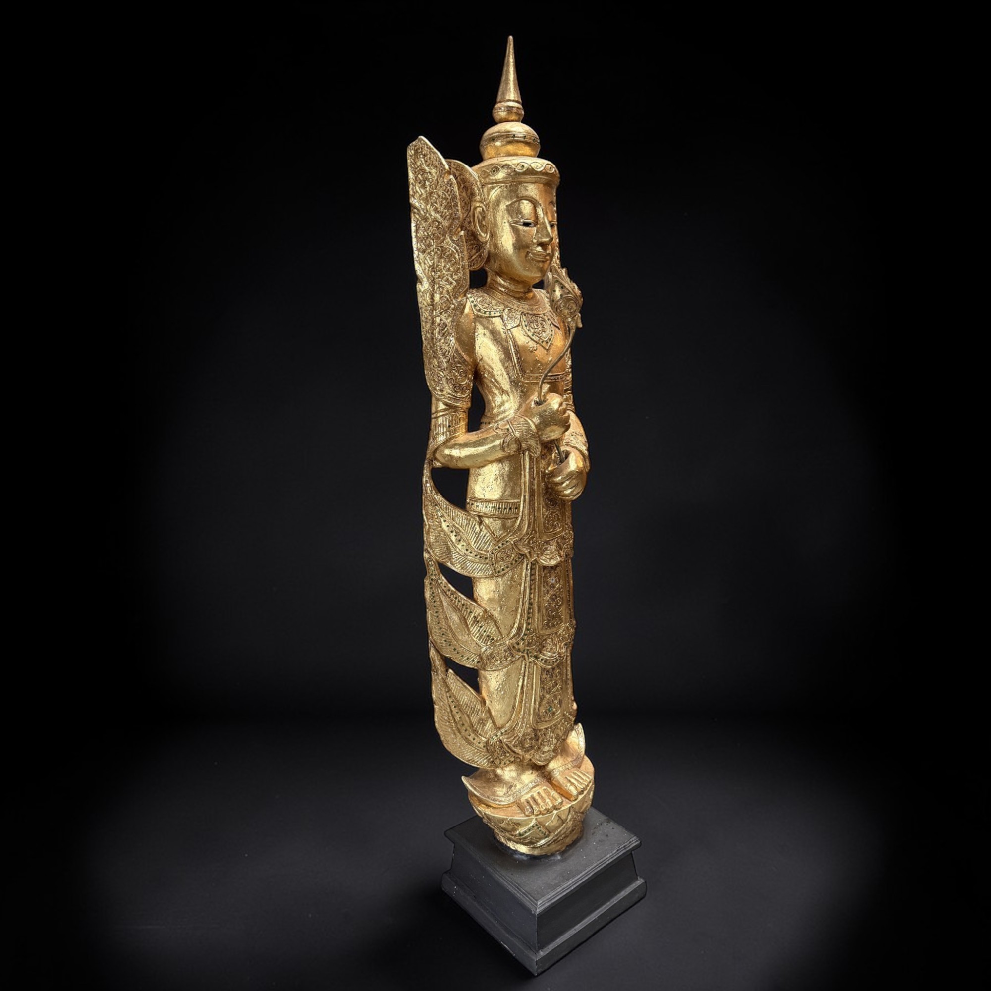 Thailändischer Tempelwächter Holz Statue blattvergoldet 171 cm groß