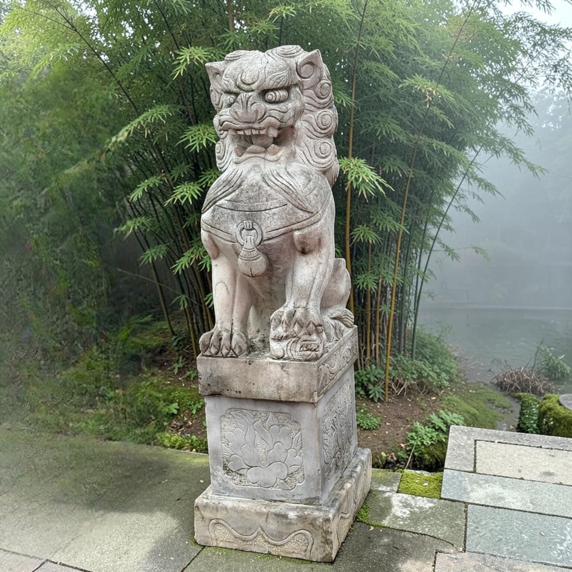 Fu-Hunde 150cm: Paar alte chinesische Wächterlöwen aus Stein für den Asia Garten