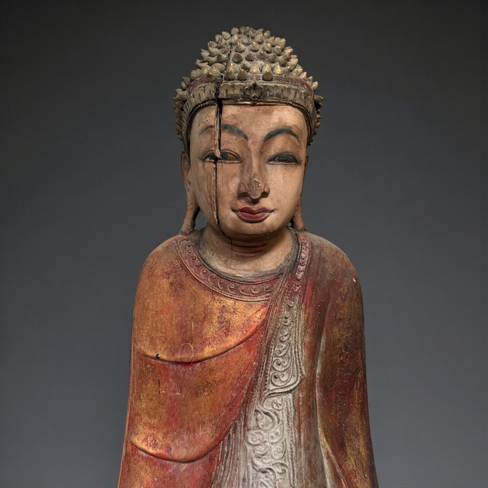 Stehender Buddha aus Burma – Teakholz Skulptur ca. 100 Jahre
