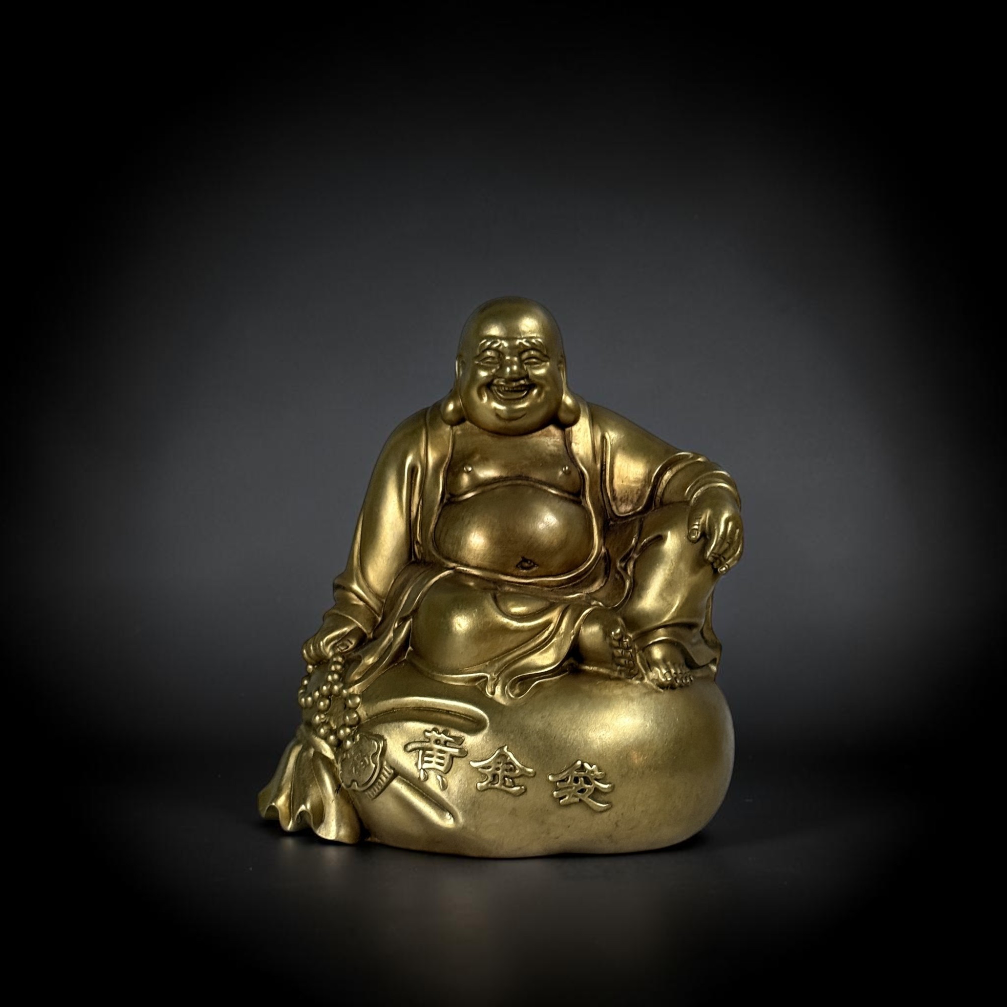 Chinesischer Reichtumsbuddha aus Bronze – Lachender Buddha Budai - Goldsack