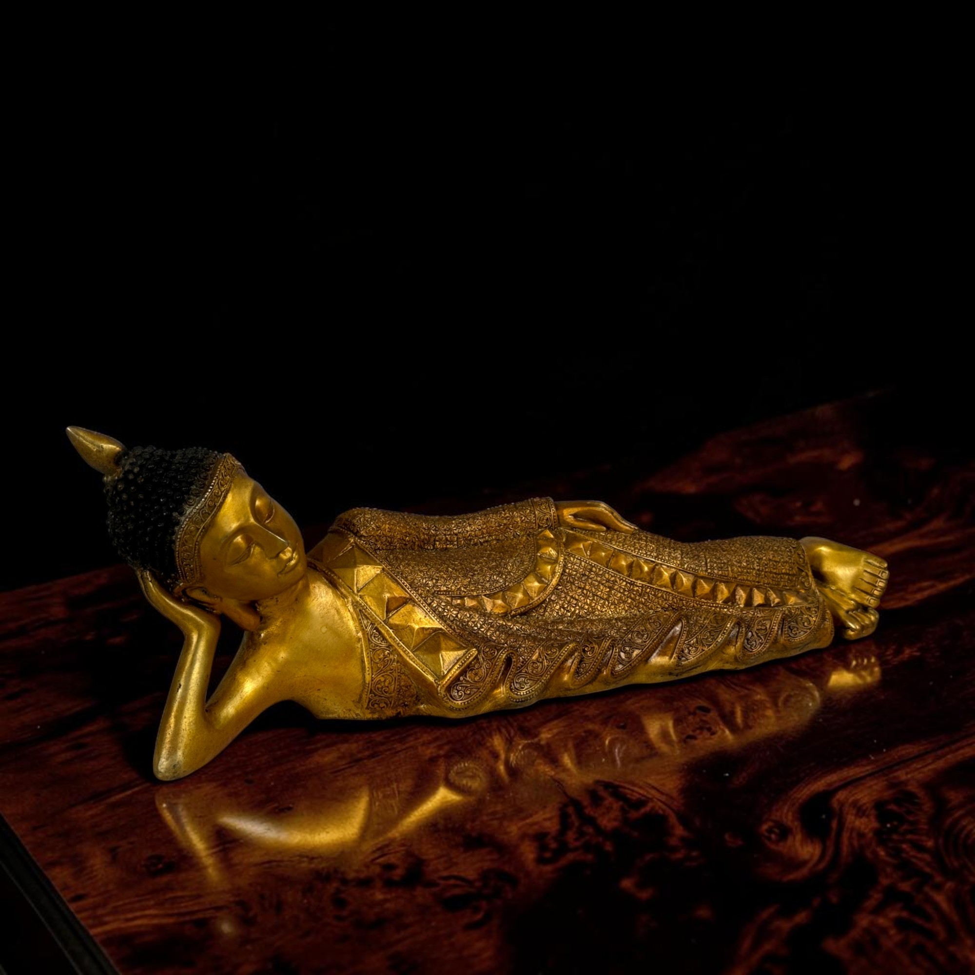 Nirvana Buddha Bronze Figur – Liegender Buddha aus Thailand, 45 cm