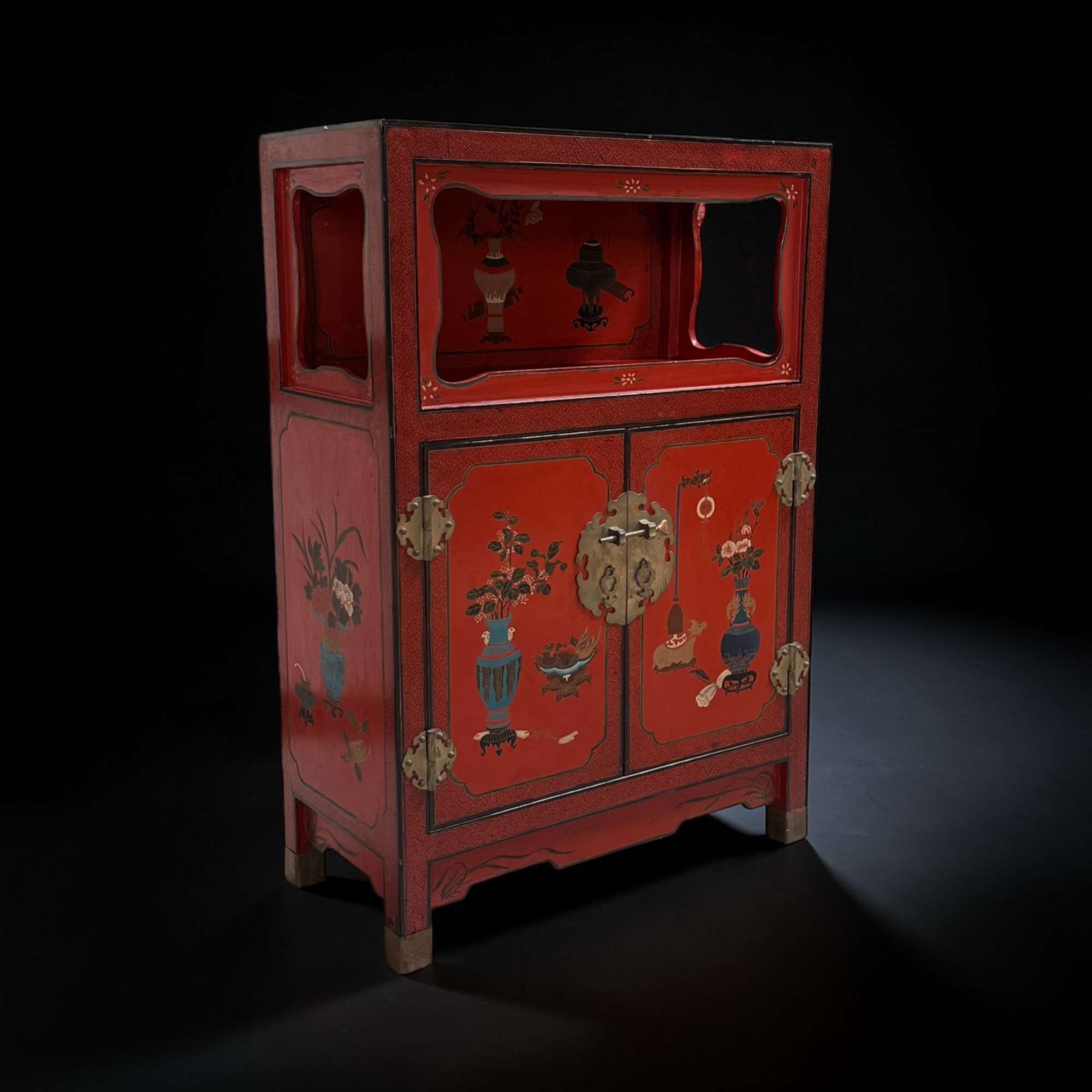 Chinesischer Alterschrank mit Bemalung - 96 cm groß