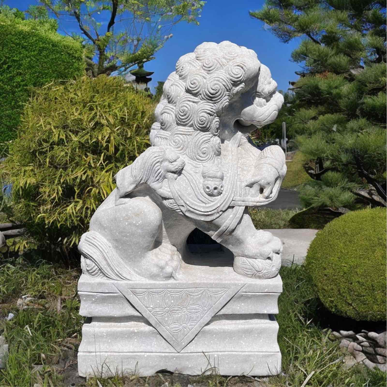 Chinesischer Wächterlöwe Tempellöwe Marmor Skulptur China 110cm