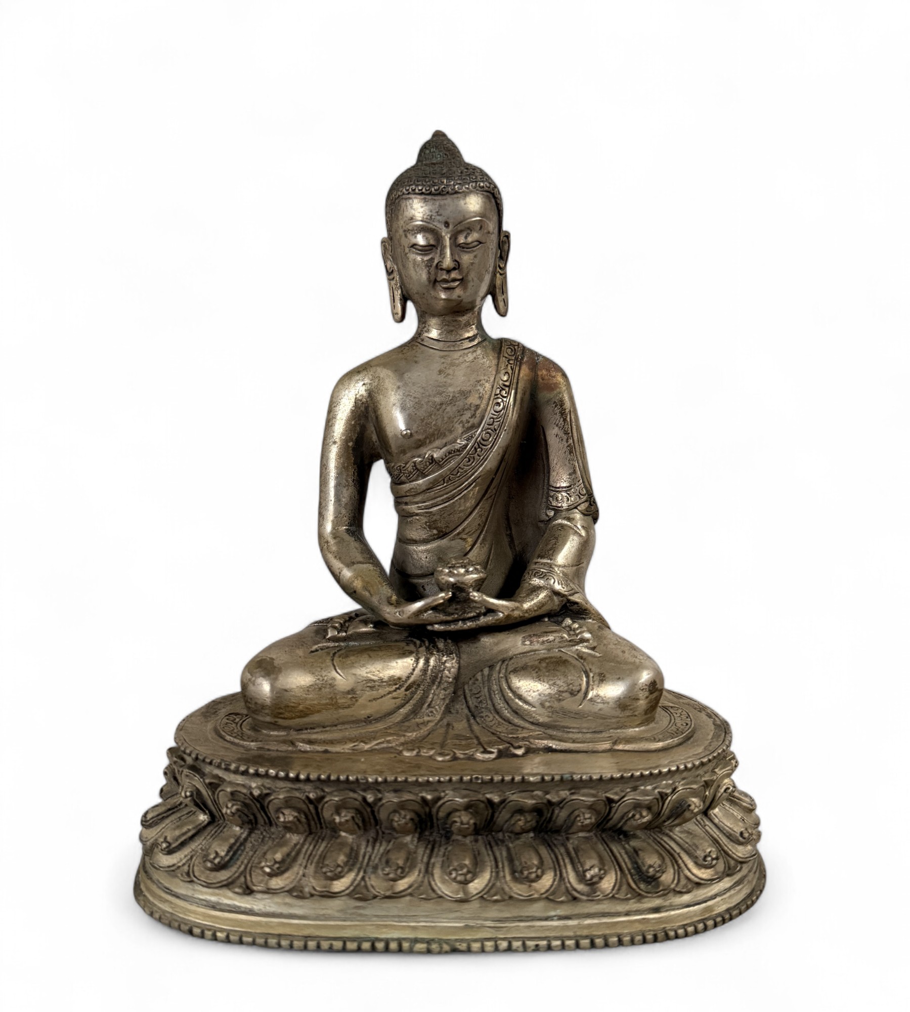 Bronze Buddha in Meditationshaltung – Symbol für Ruhe & innere Balance