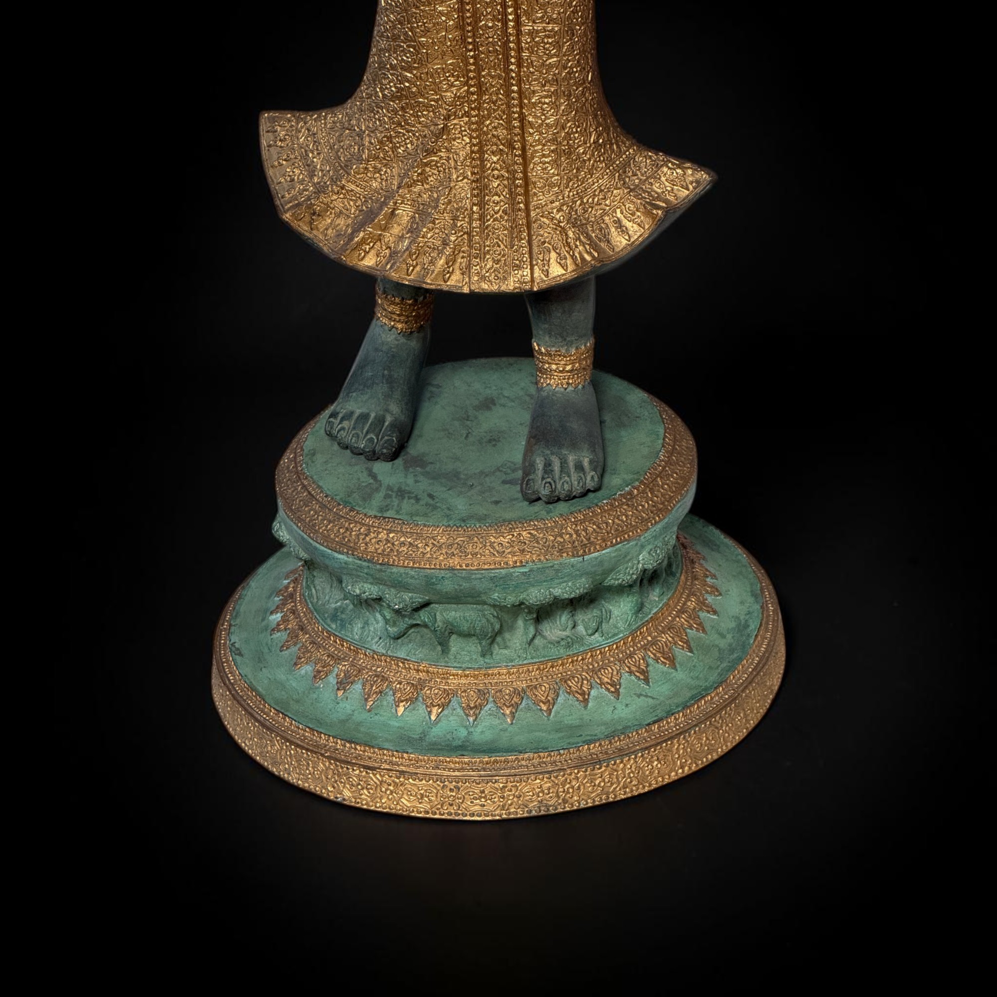 Thailändischer Tempeldiener Statue aus Bronze - 115 cm groß