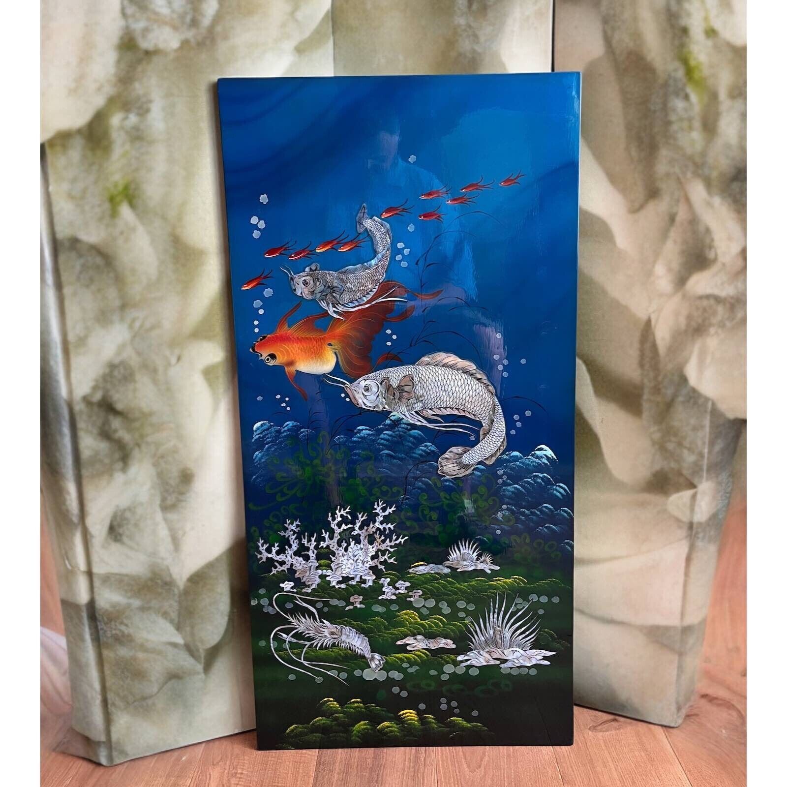 Asiatisches Wandbild Holz Lackbild Perlmutt mit Fische 100 cm Asiatisches Wandbild Holz Lackbild Perlmutt mit Fische 100 cm