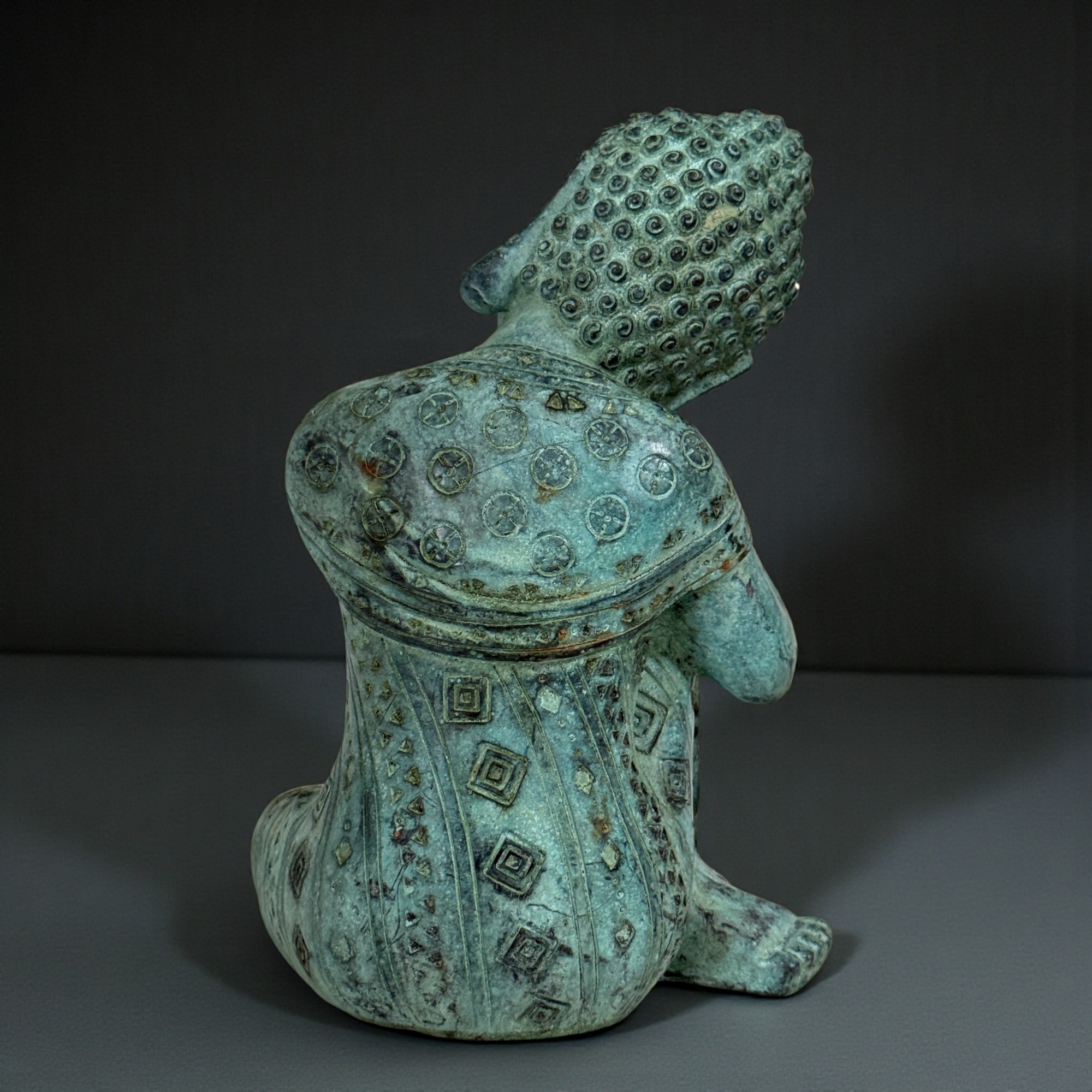 Ruhende Bronze Buddha Figur - Relax - Skulptur aus Tibet/China