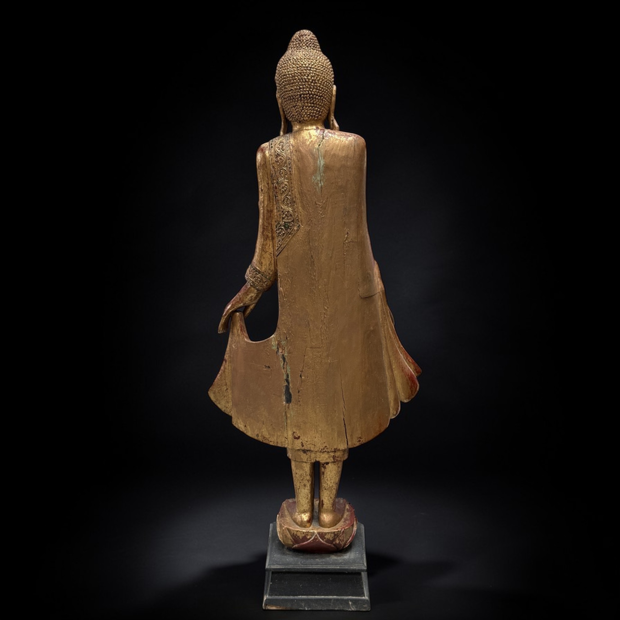 Großer thailändischer Buddha – 140 cm, Holz blattvergoldet, ca. 70-90 J. alt