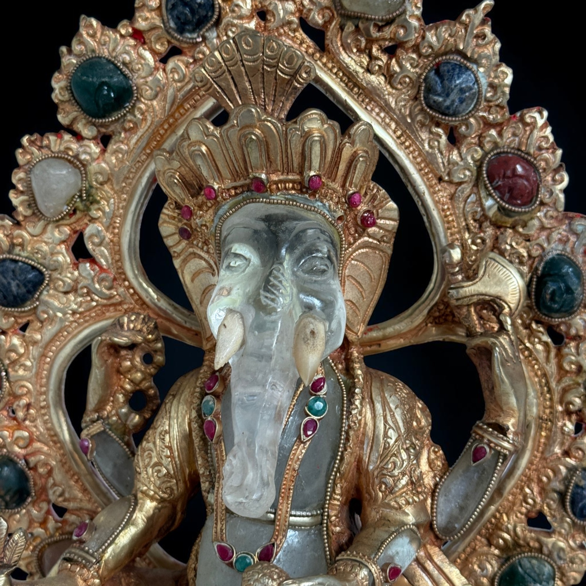 Ganesha Bronze Figur feuervergoldet mit Bergkristall Nepal