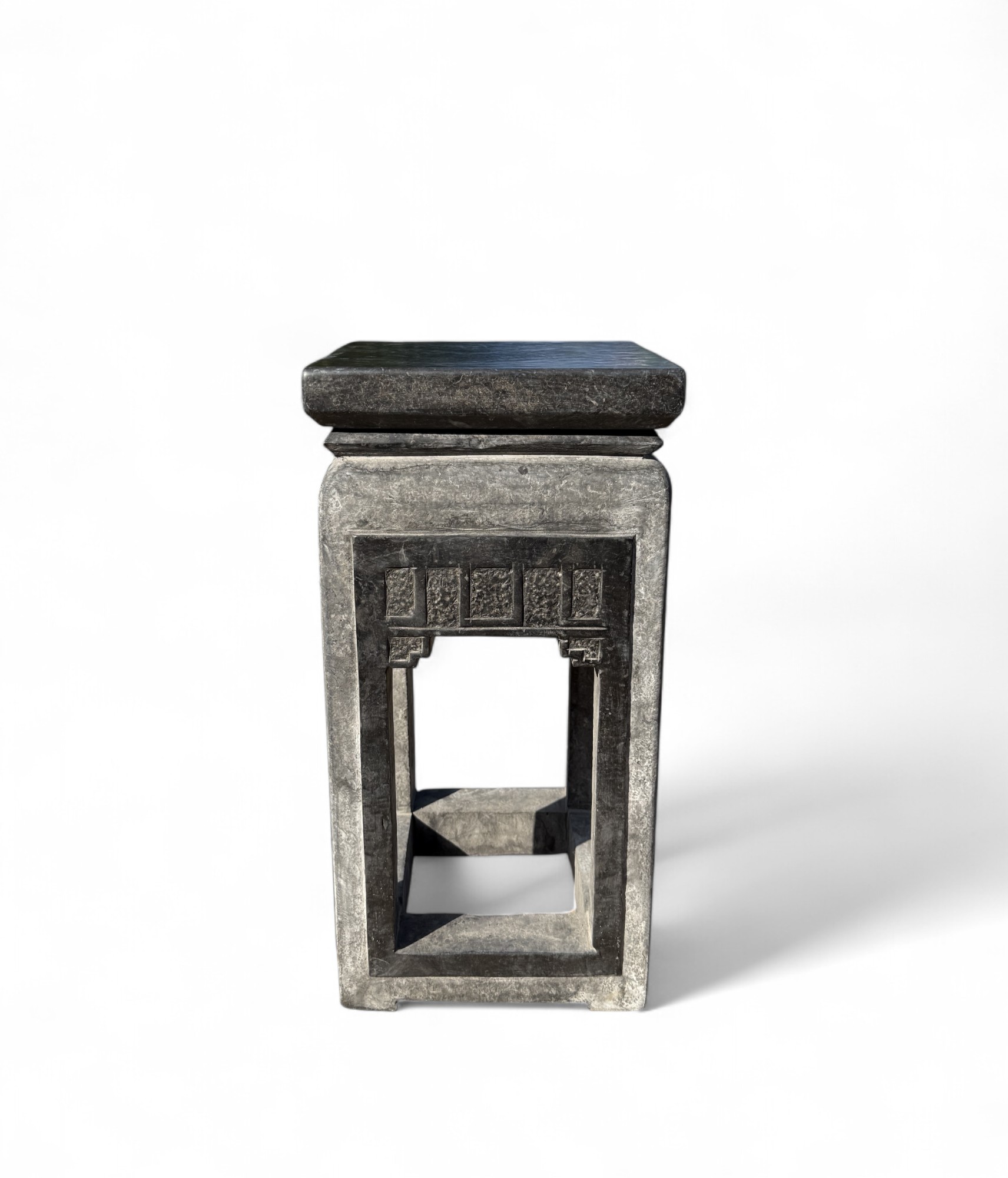 Asiatischer Gartenhocker aus Bluestone 50 cm groß