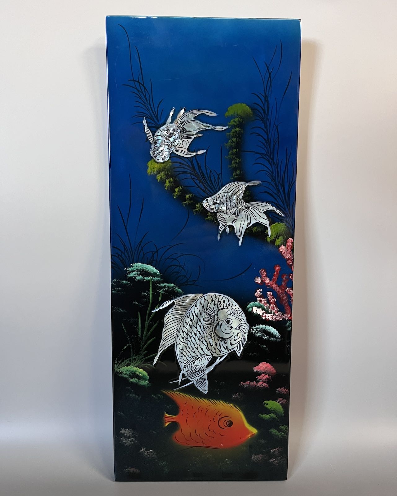 Asiatisches Wandbild Holz Lackbild Perlmutt mit Fische 48 cm Asiatisches Wandbild Holz Lackbild Perlmutt mit Fische 48 cm