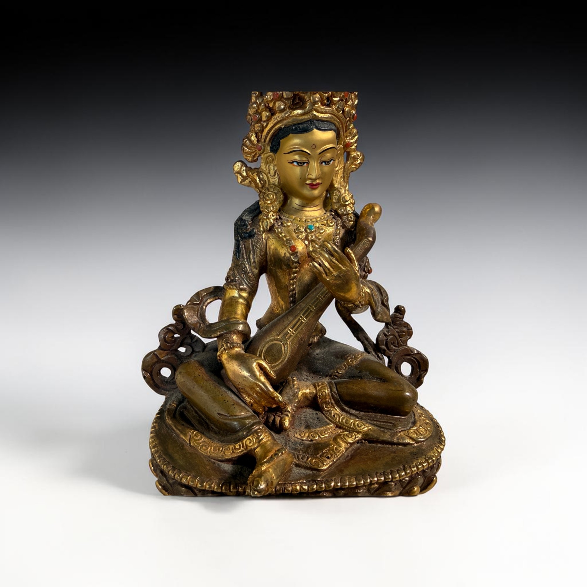 Saraswati Figur Bronze aus Nepal kaufen – Teilvergoldet mit Türkis, 15cm (80er Jahre)